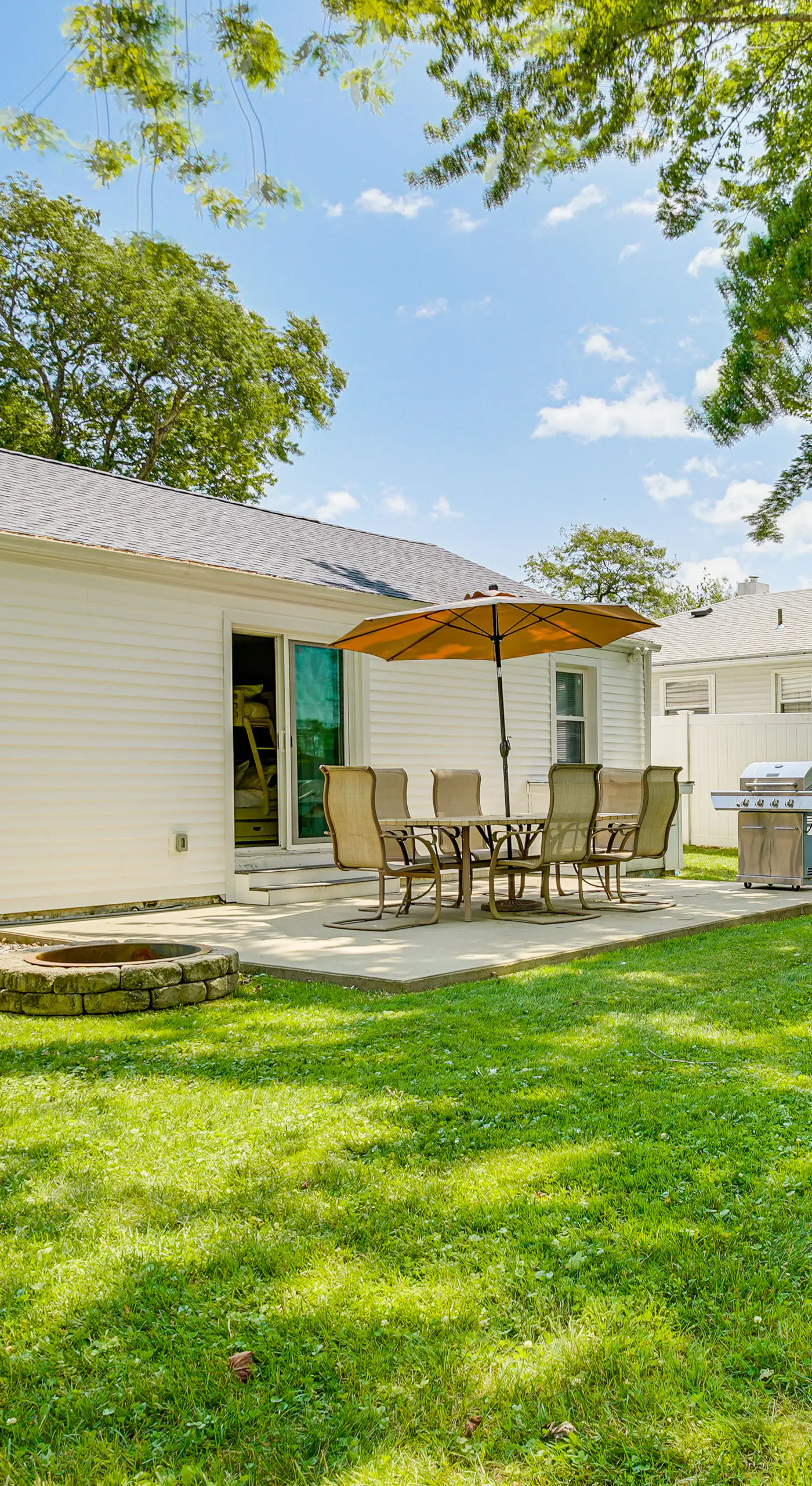 Family Retreat in Old Lyme  Gated Miami Beach