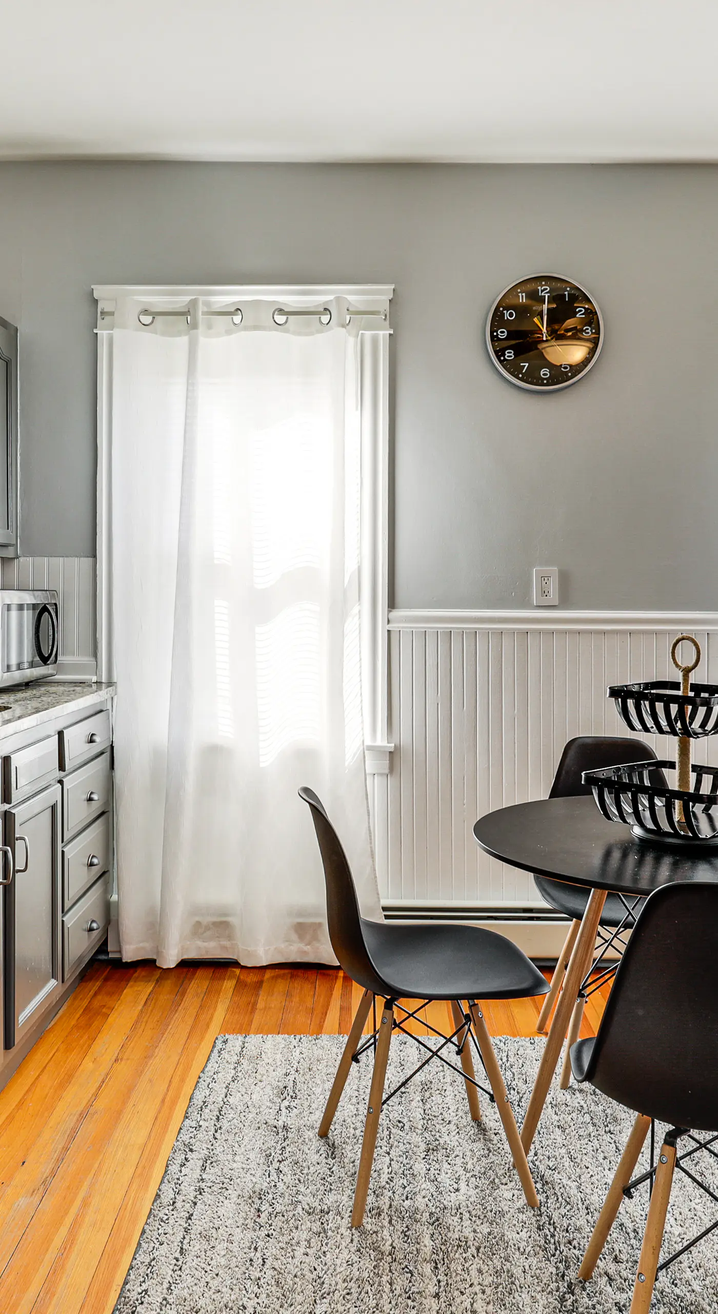 5 Mi to Brown U: Pet-Friendly Apt, Walk to Dining!