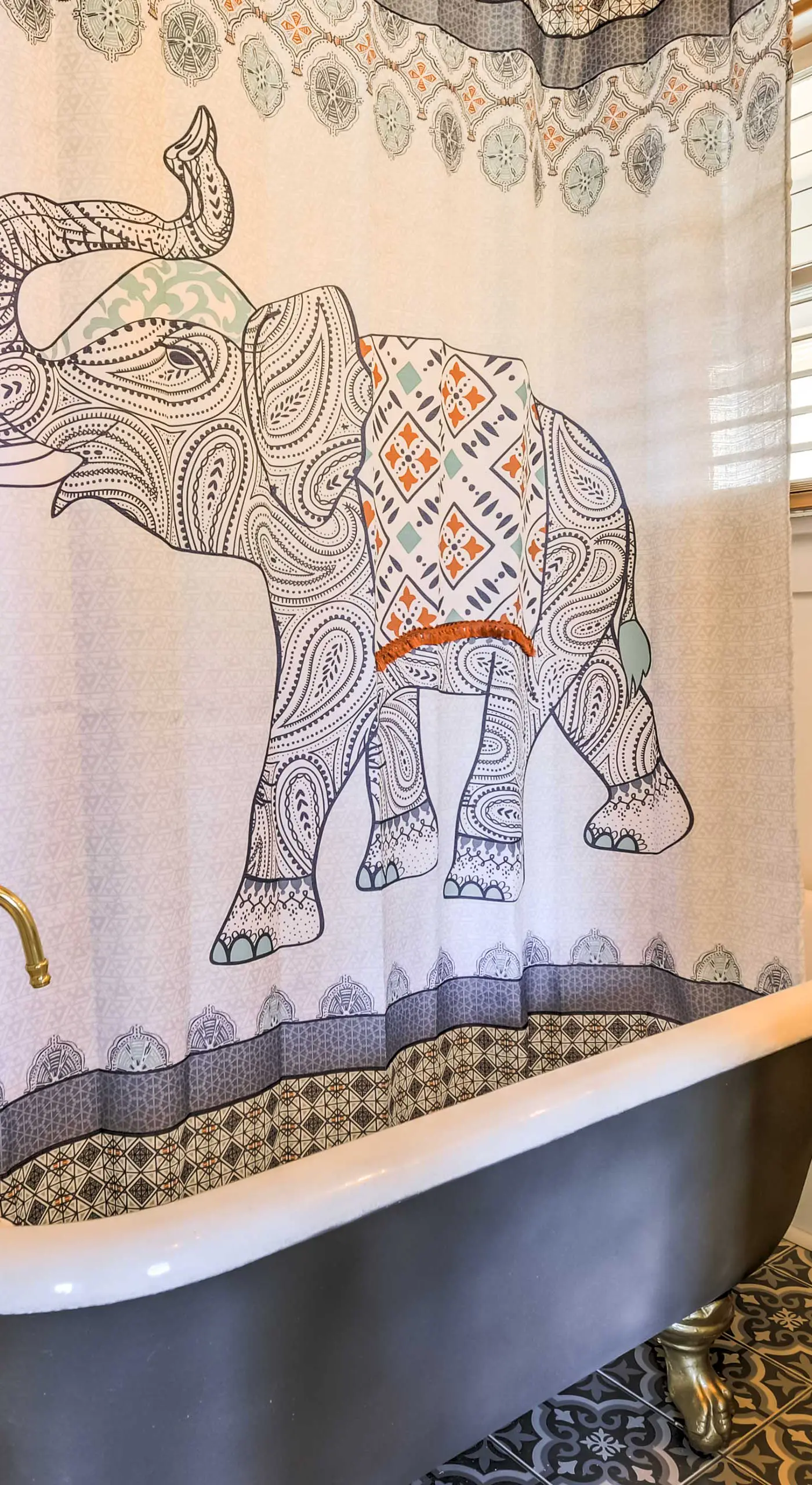 Walk to Dtwn Shops & Eats: Sturgeon Bay Retreat