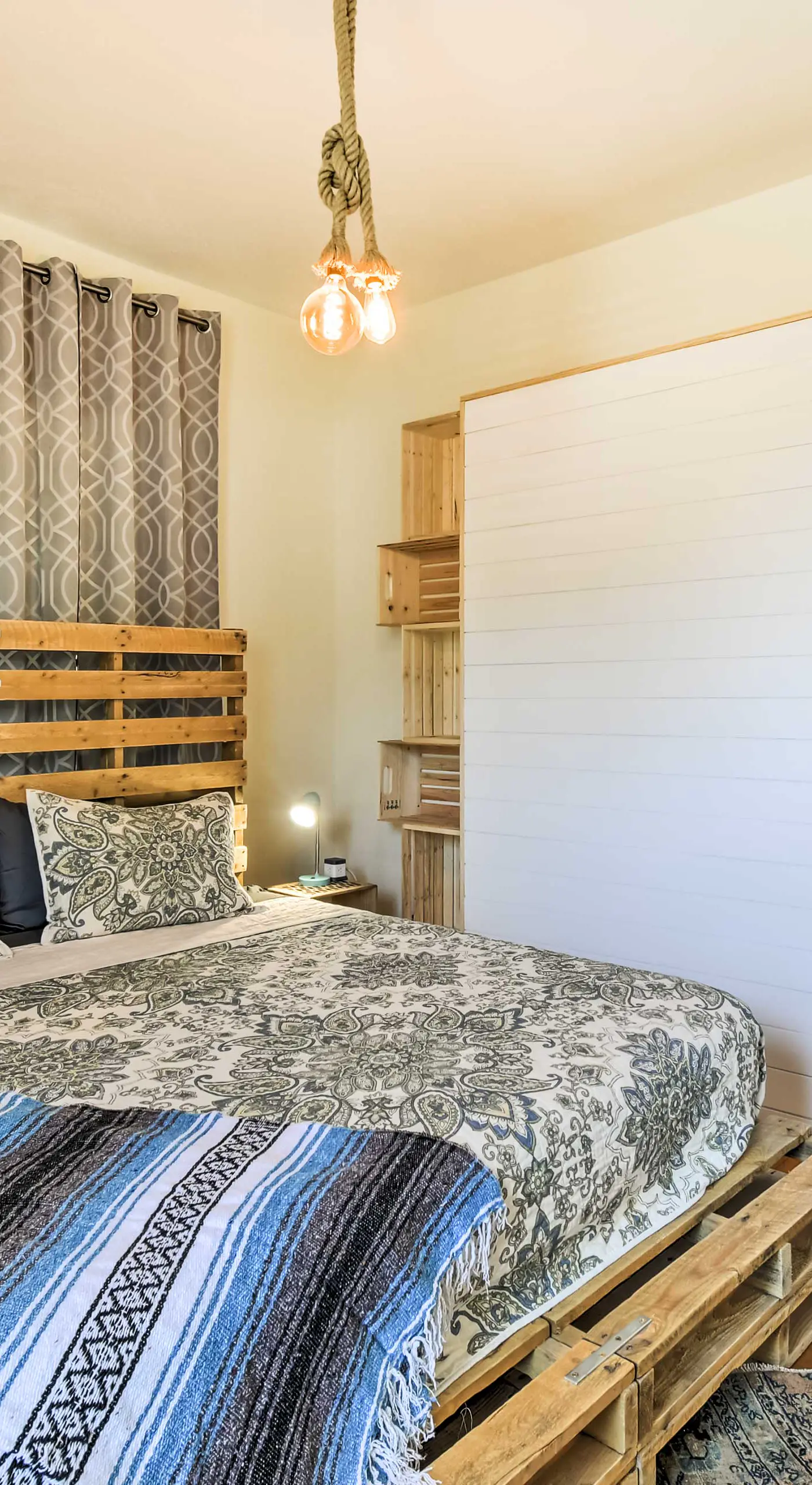 Walk to Dtwn Shops & Eats: Sturgeon Bay Retreat