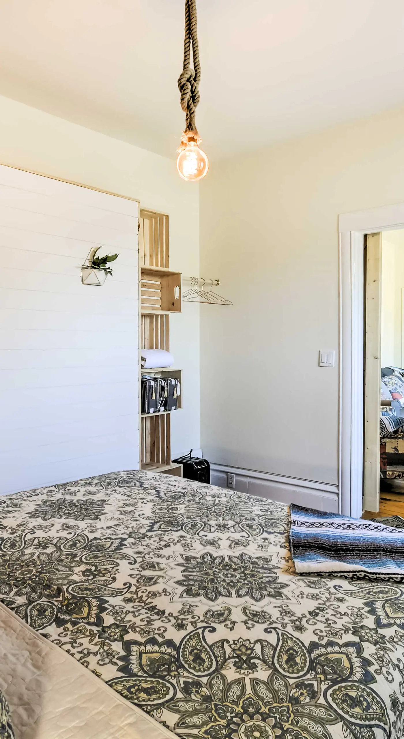 Walk to Dtwn Shops & Eats: Sturgeon Bay Retreat