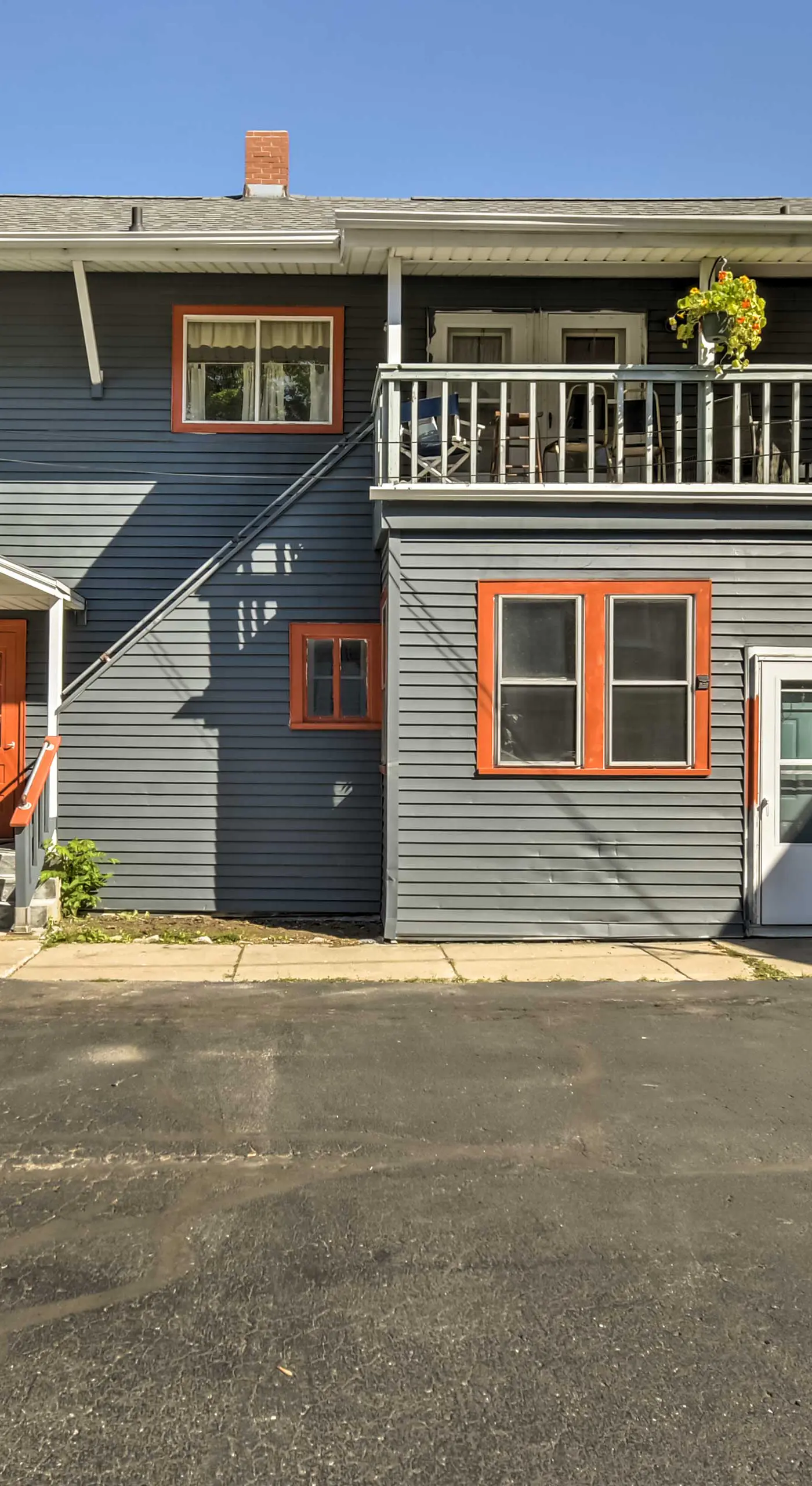 Walk to Dtwn Shops & Eats: Sturgeon Bay Retreat
