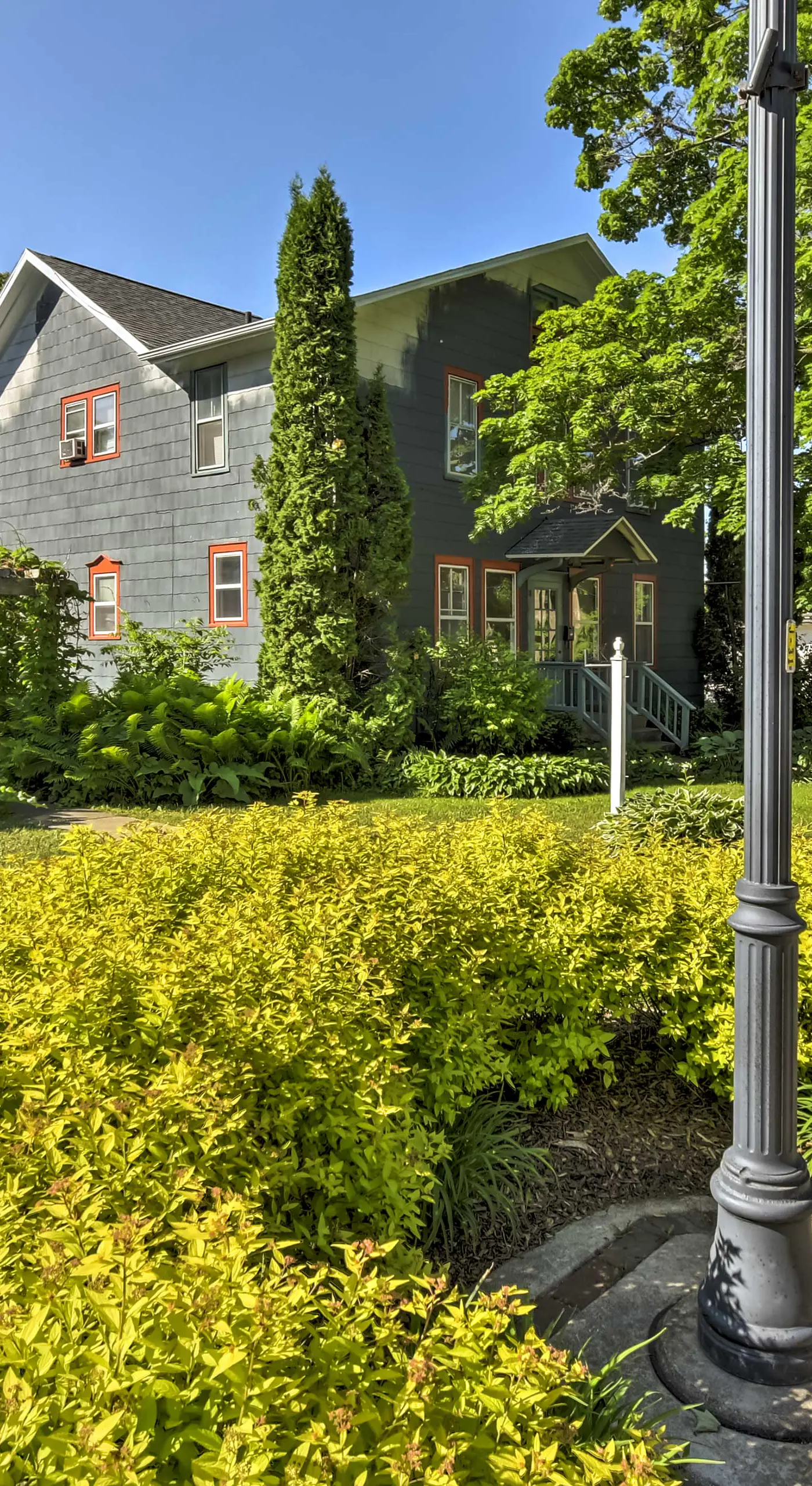 Walk to Dtwn Shops & Eats: Sturgeon Bay Retreat