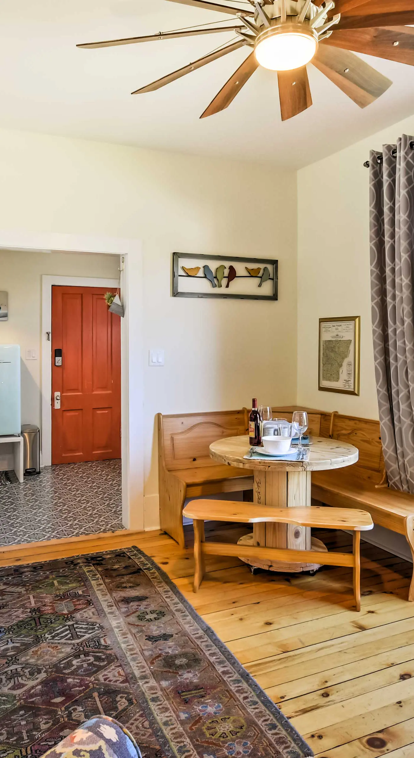 Walk to Dtwn Shops & Eats: Sturgeon Bay Retreat