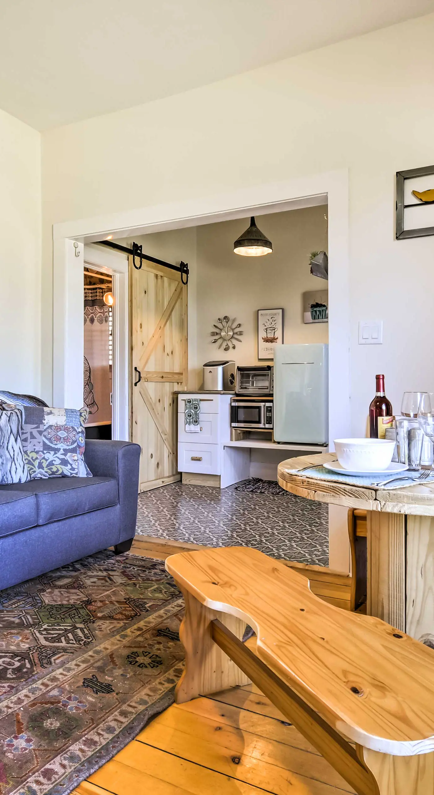 Walk to Dtwn Shops & Eats: Sturgeon Bay Retreat