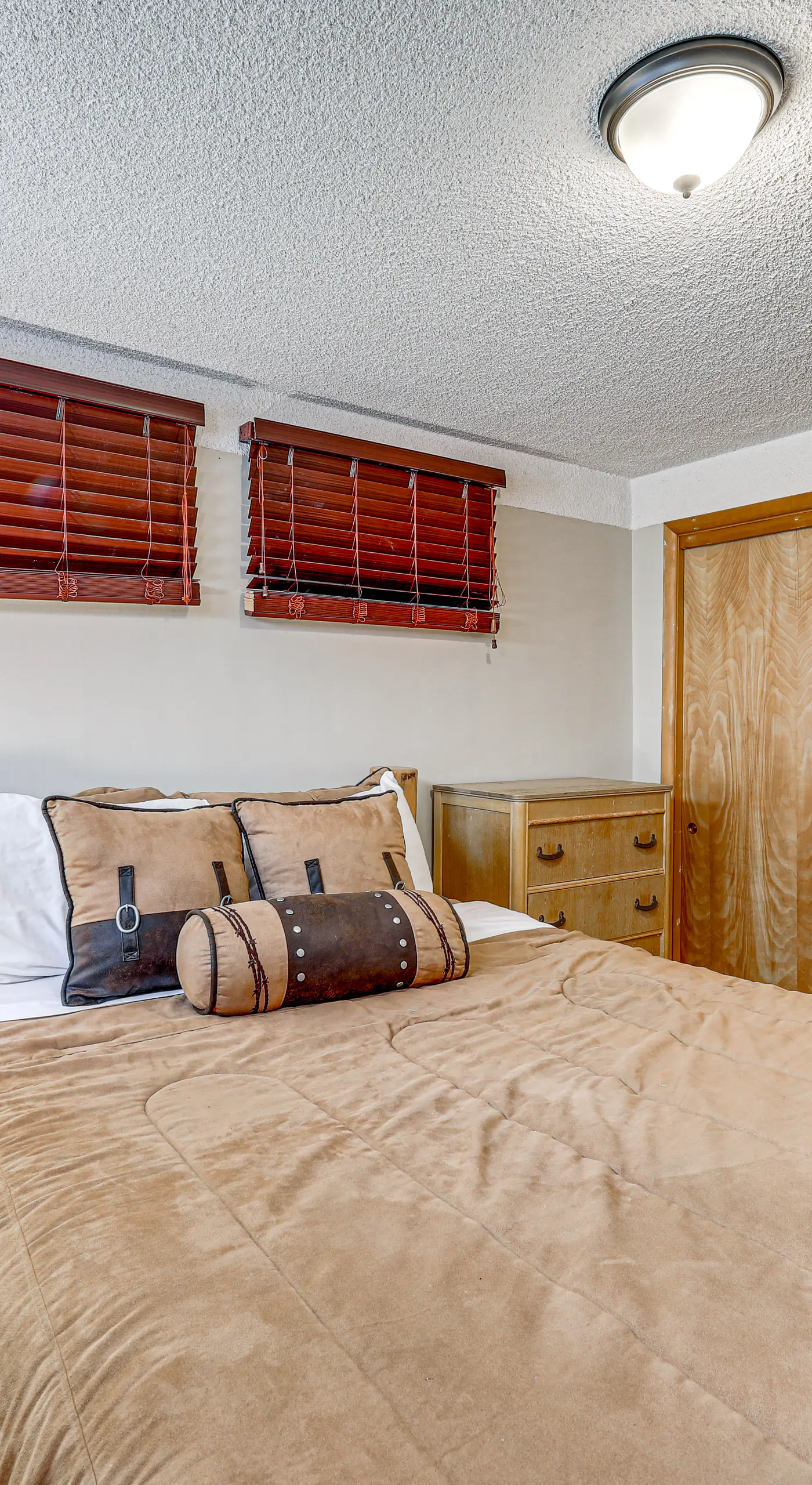 Hot Tub, Views & Private Dock: Polson Haven!