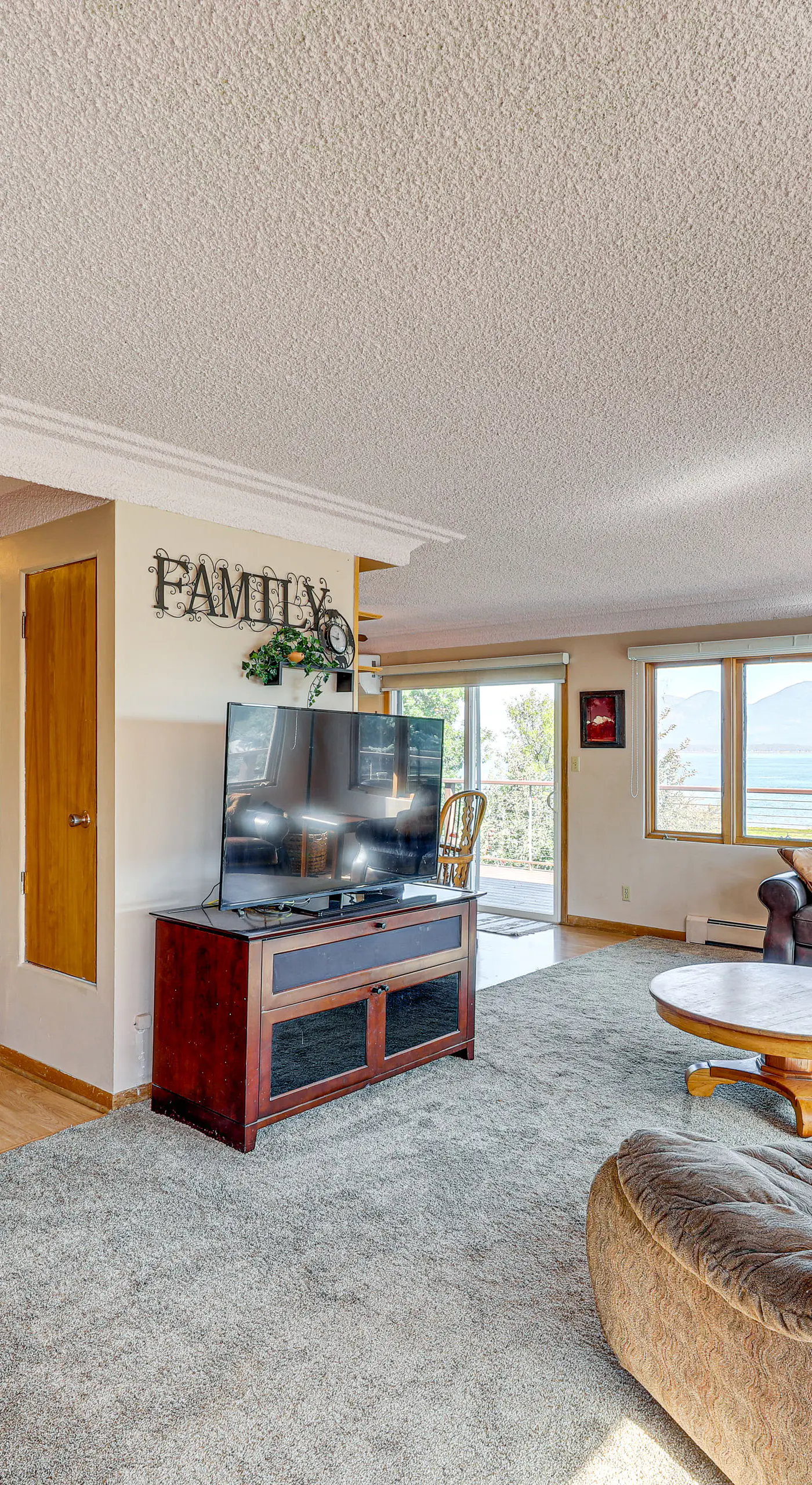 Hot Tub, Views & Private Dock: Polson Haven!