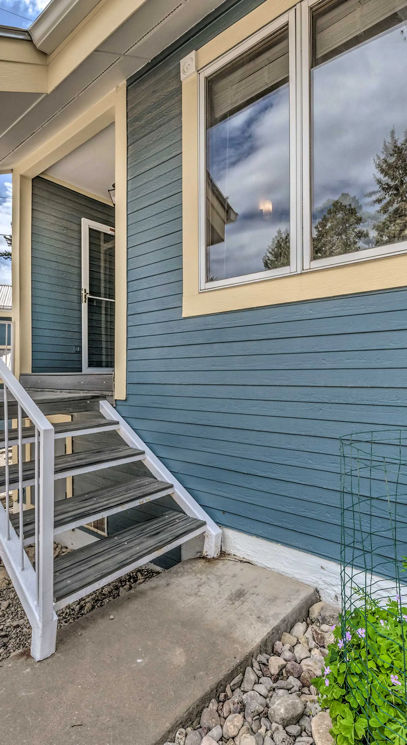 Cozy Cloudcroft Townhome ~ 1 Mi to Burro Ave!