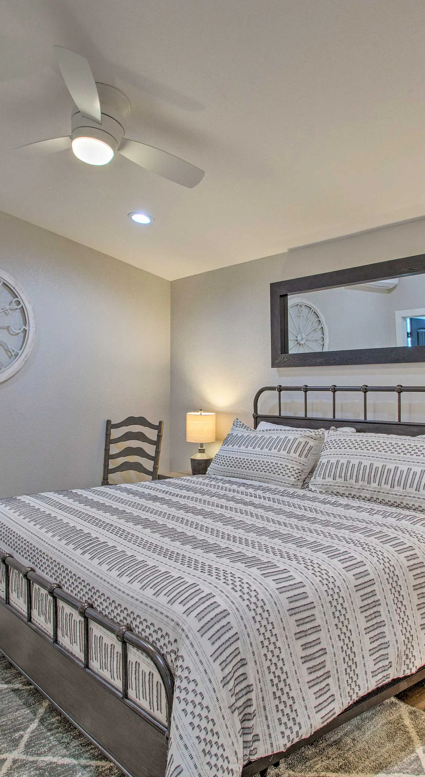 'The Copper Roost': Lake Texoma Escape w/ Hot Tub