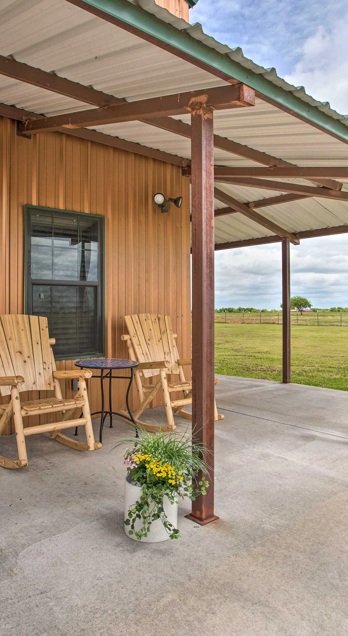 'The Copper Roost': Lake Texoma Escape w/ Hot Tub