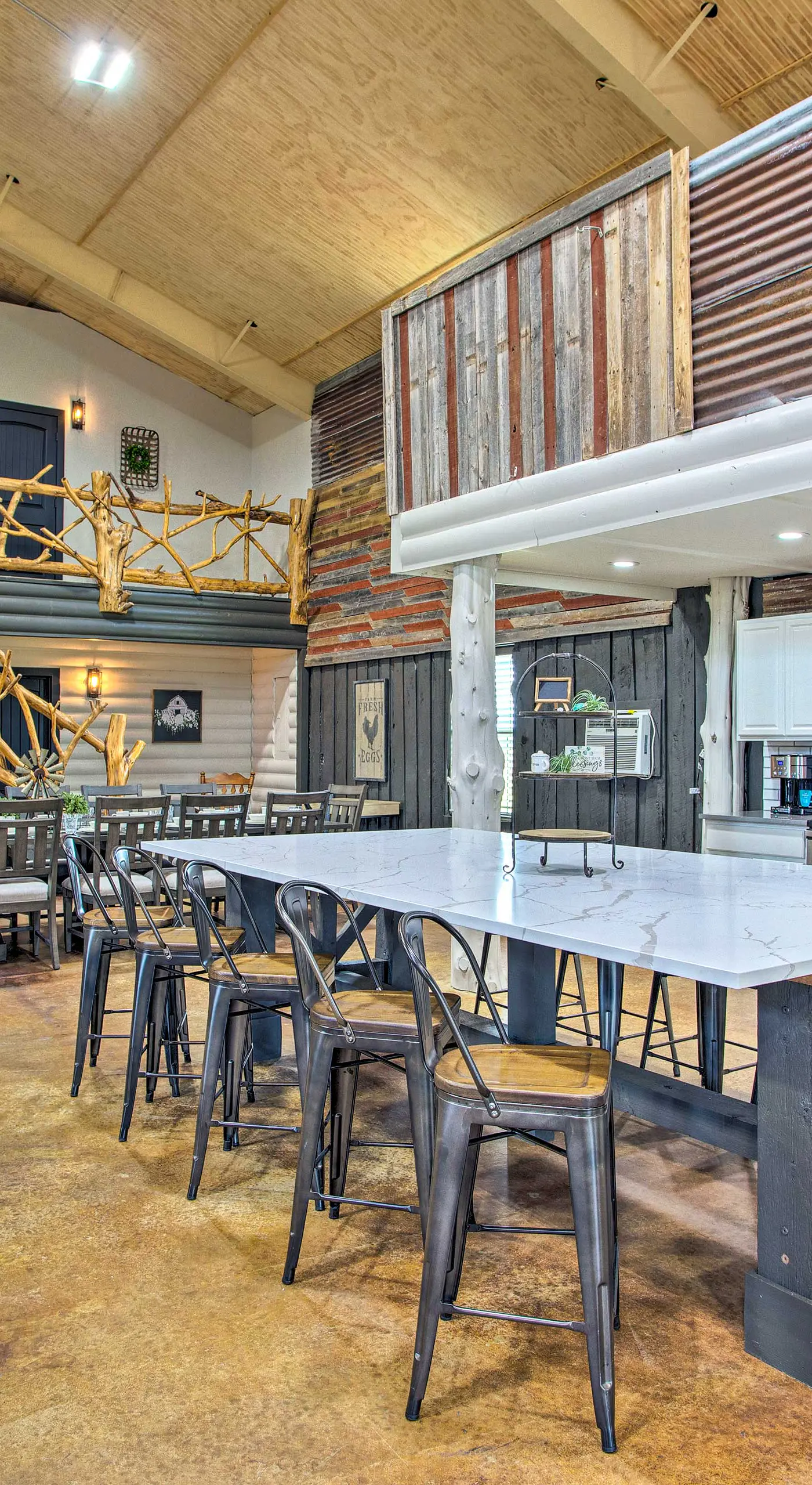 'The Copper Roost': Lake Texoma Escape w/ Hot Tub