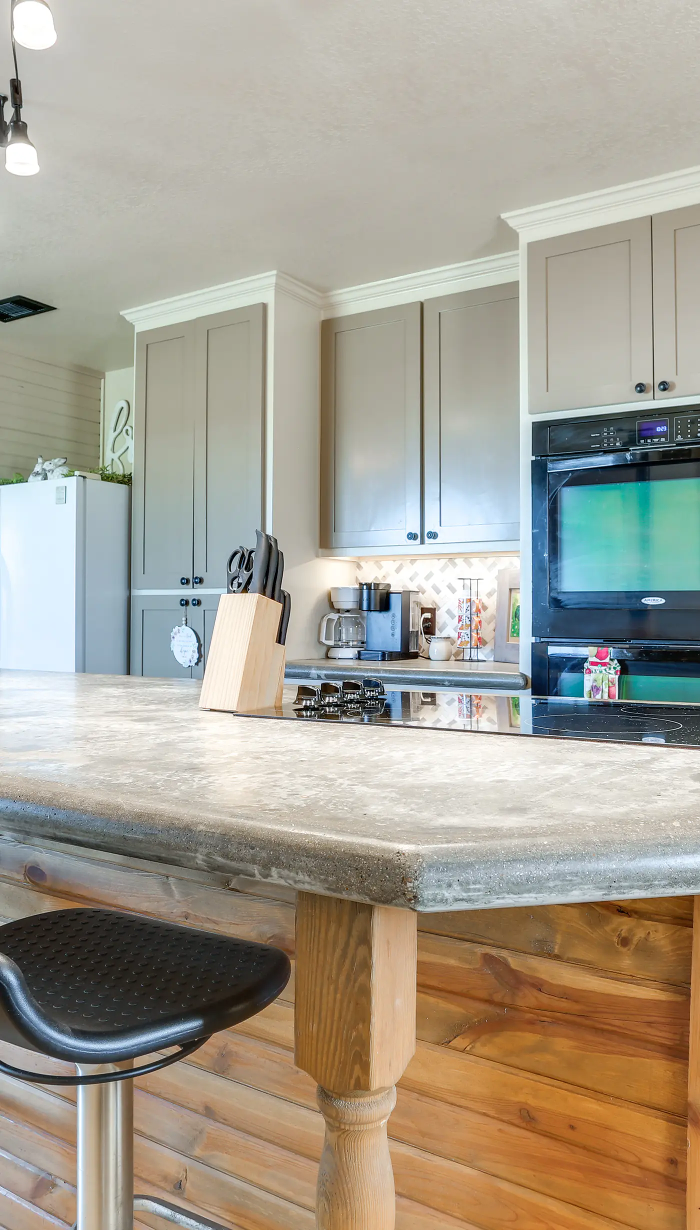 Ranch Getaway with Pool and Horse Stall Access!