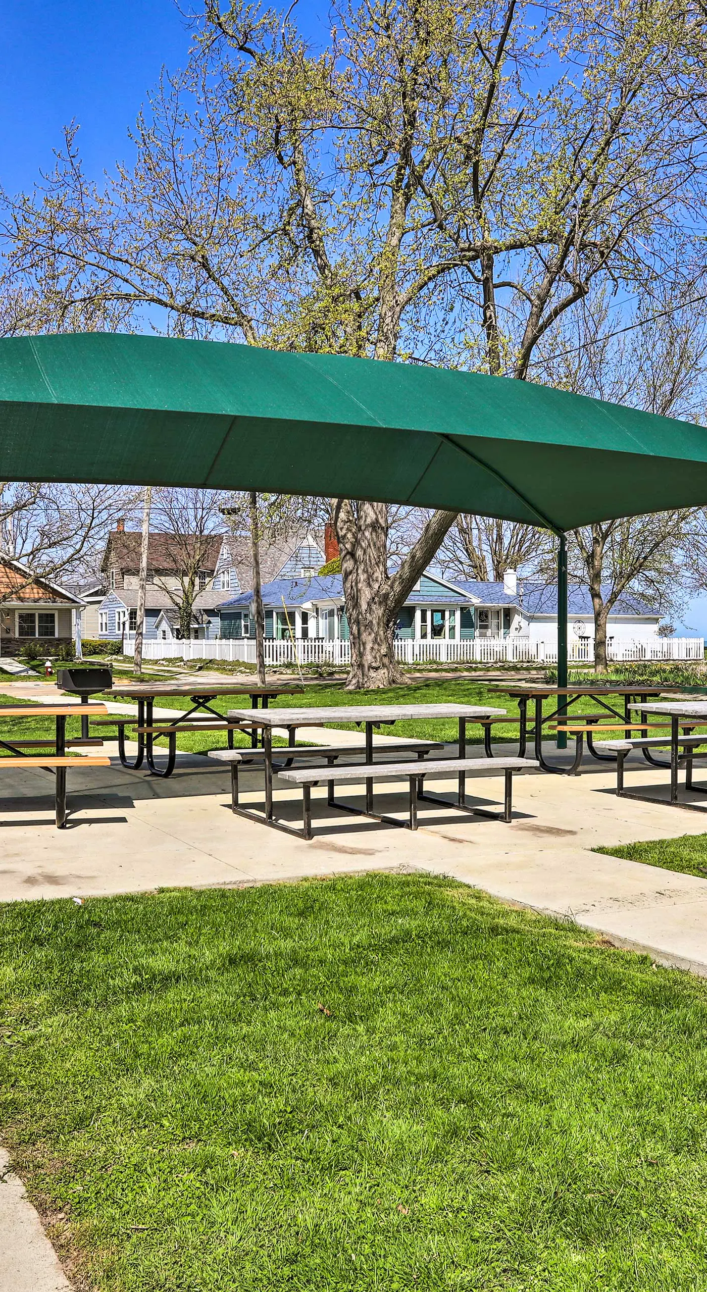 Family-Friendly Port Clinton Home w/ Private Deck