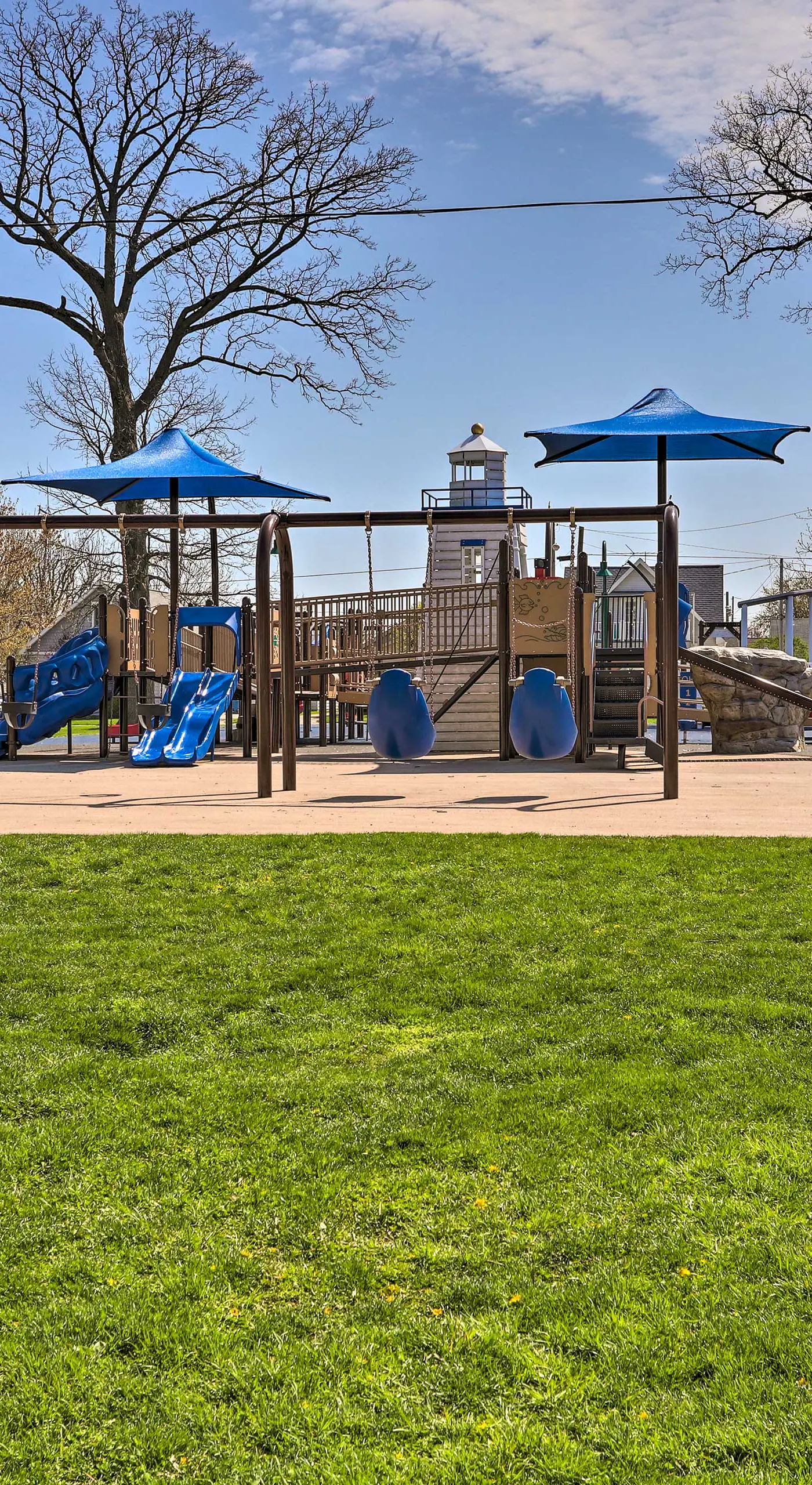 Family-Friendly Port Clinton Home w/ Private Deck