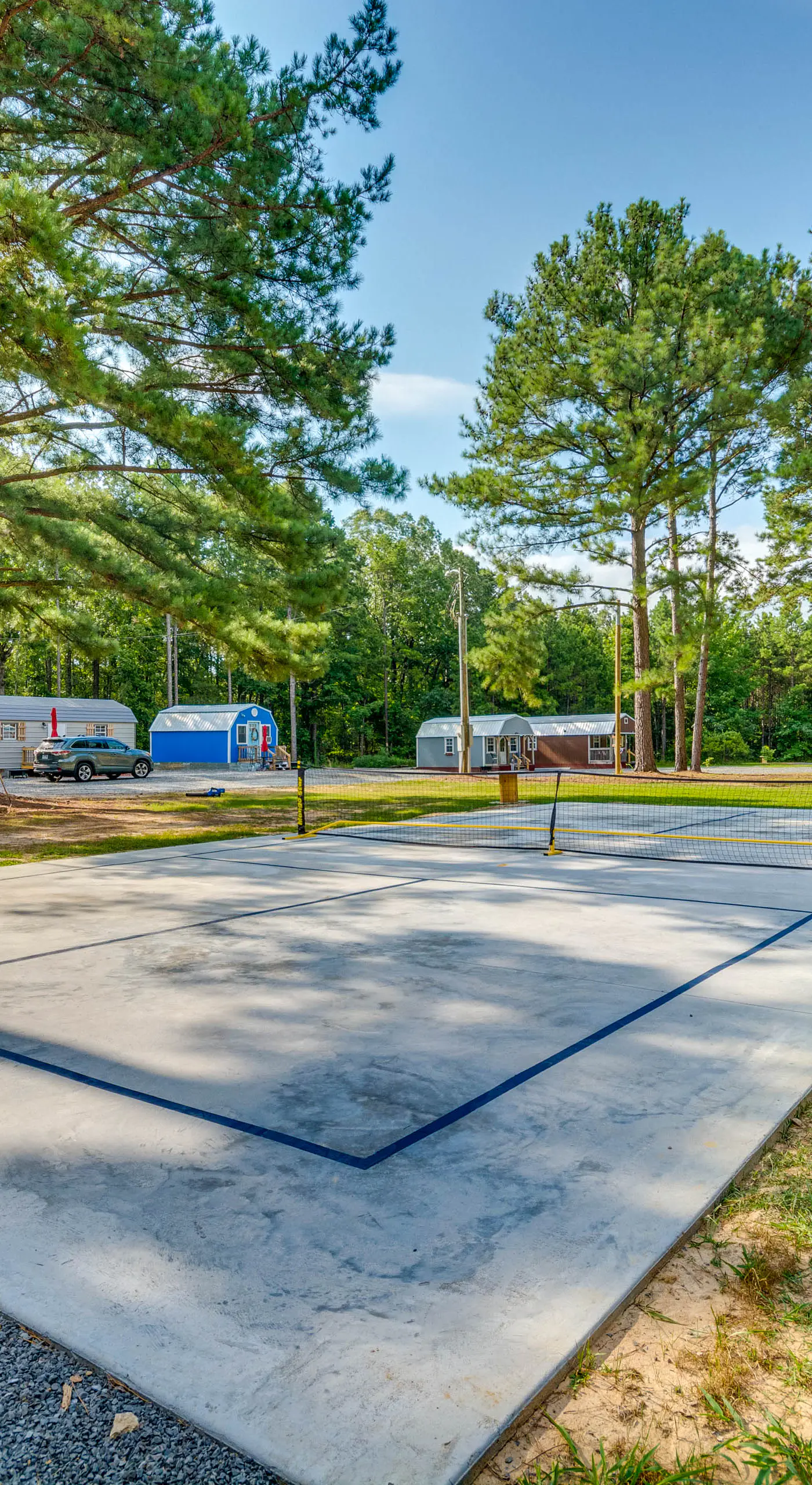 Higden Studio w/ Shared Patio, Yard Games, Grills!