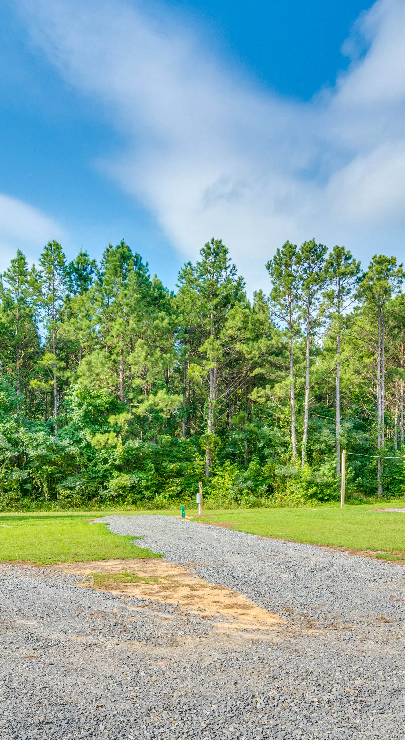 Higden Studio w/ Shared Patio, Yard Games, Grills!