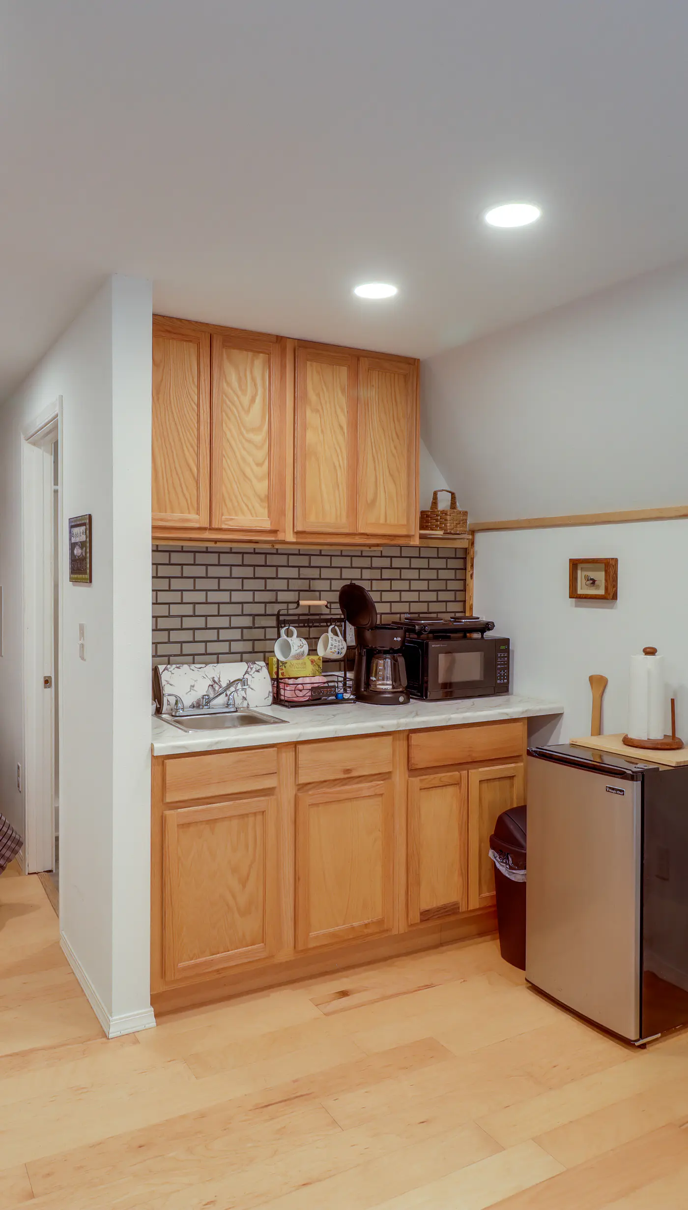 Higden Studio w/ Shared Patio, Yard Games, Grills!