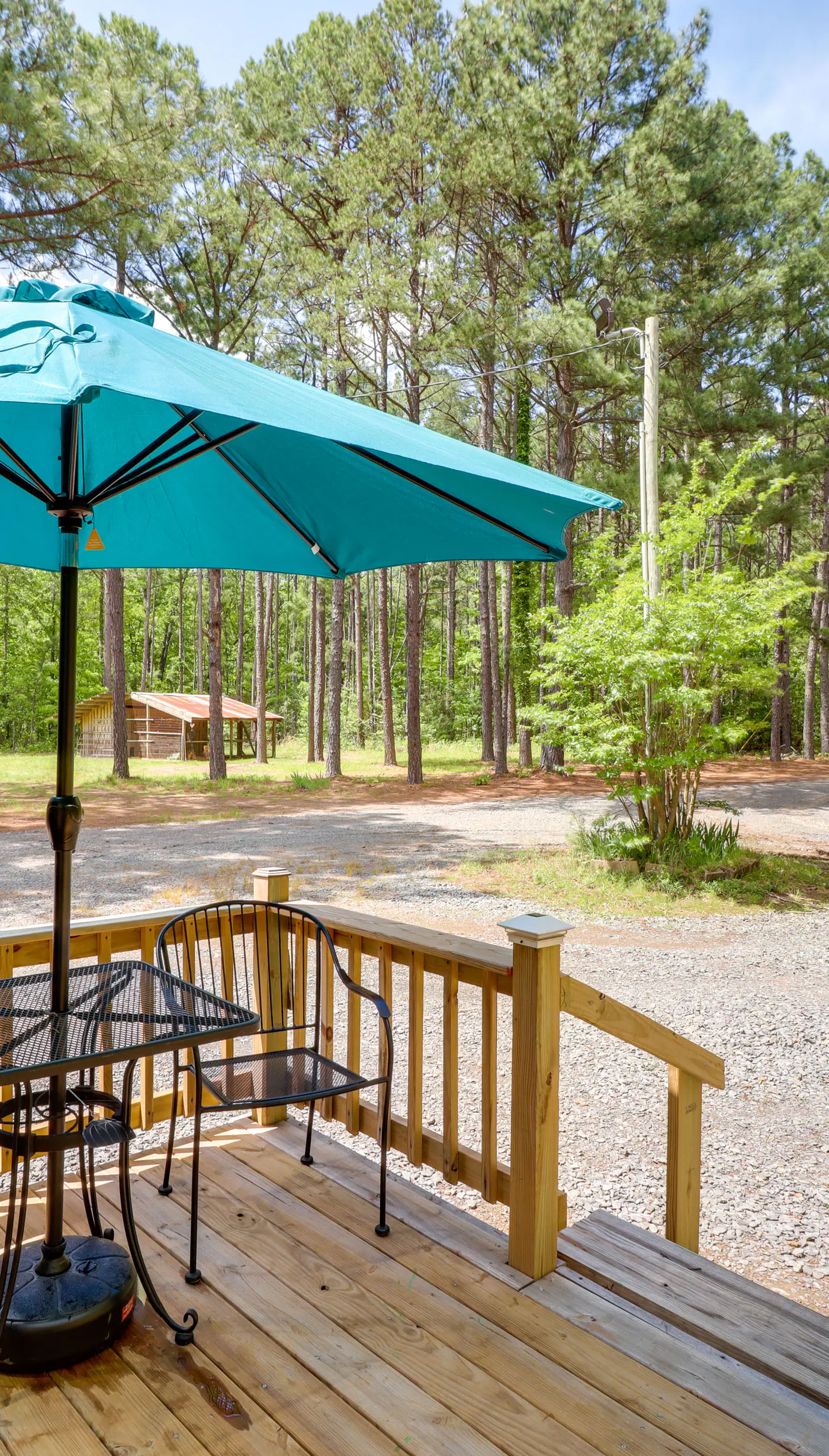 Higden Studio w/ Private Deck < 1 Mi to Lake!