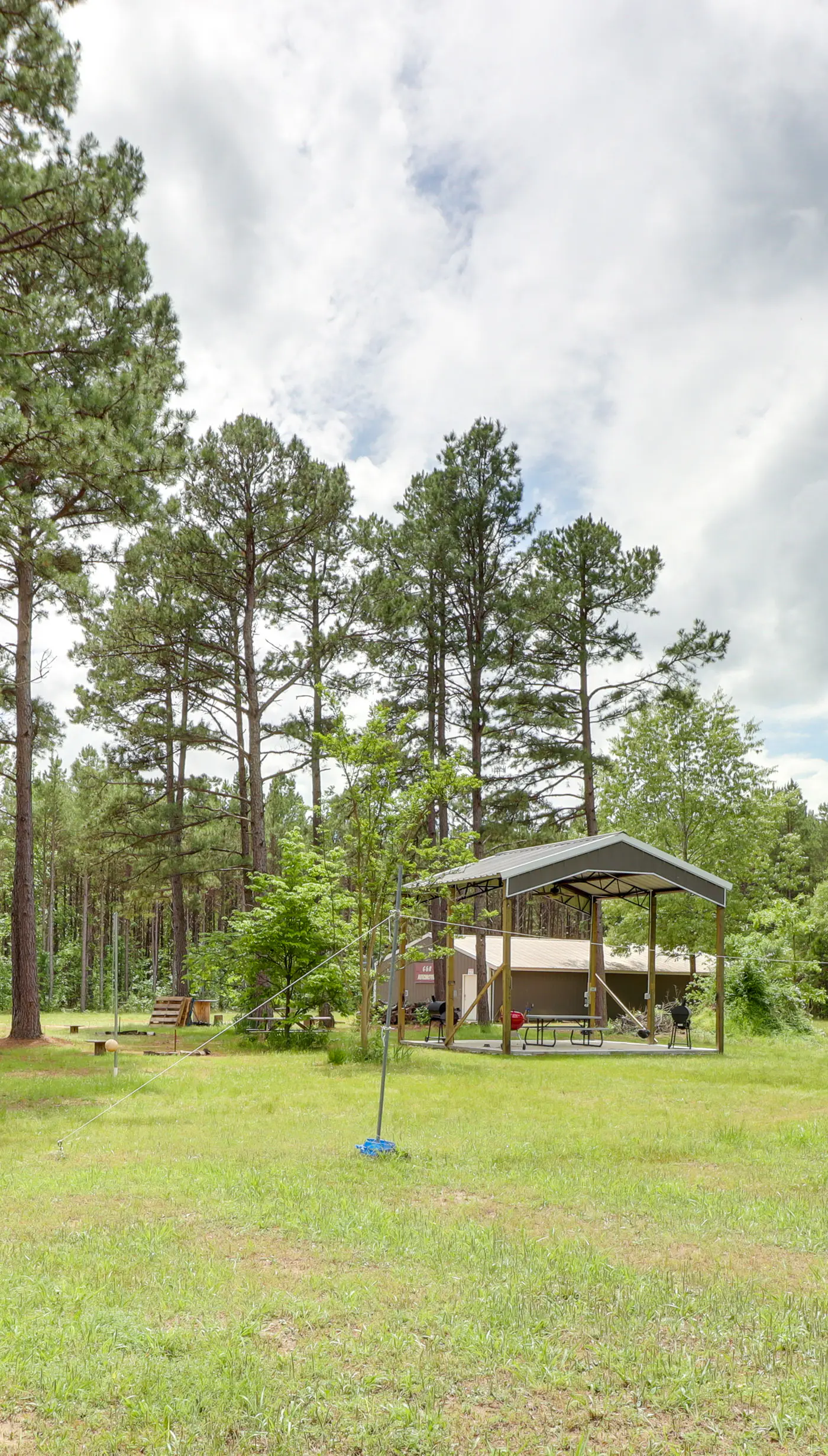 Higden Studio w/ Private Deck < 1 Mi to Lake!