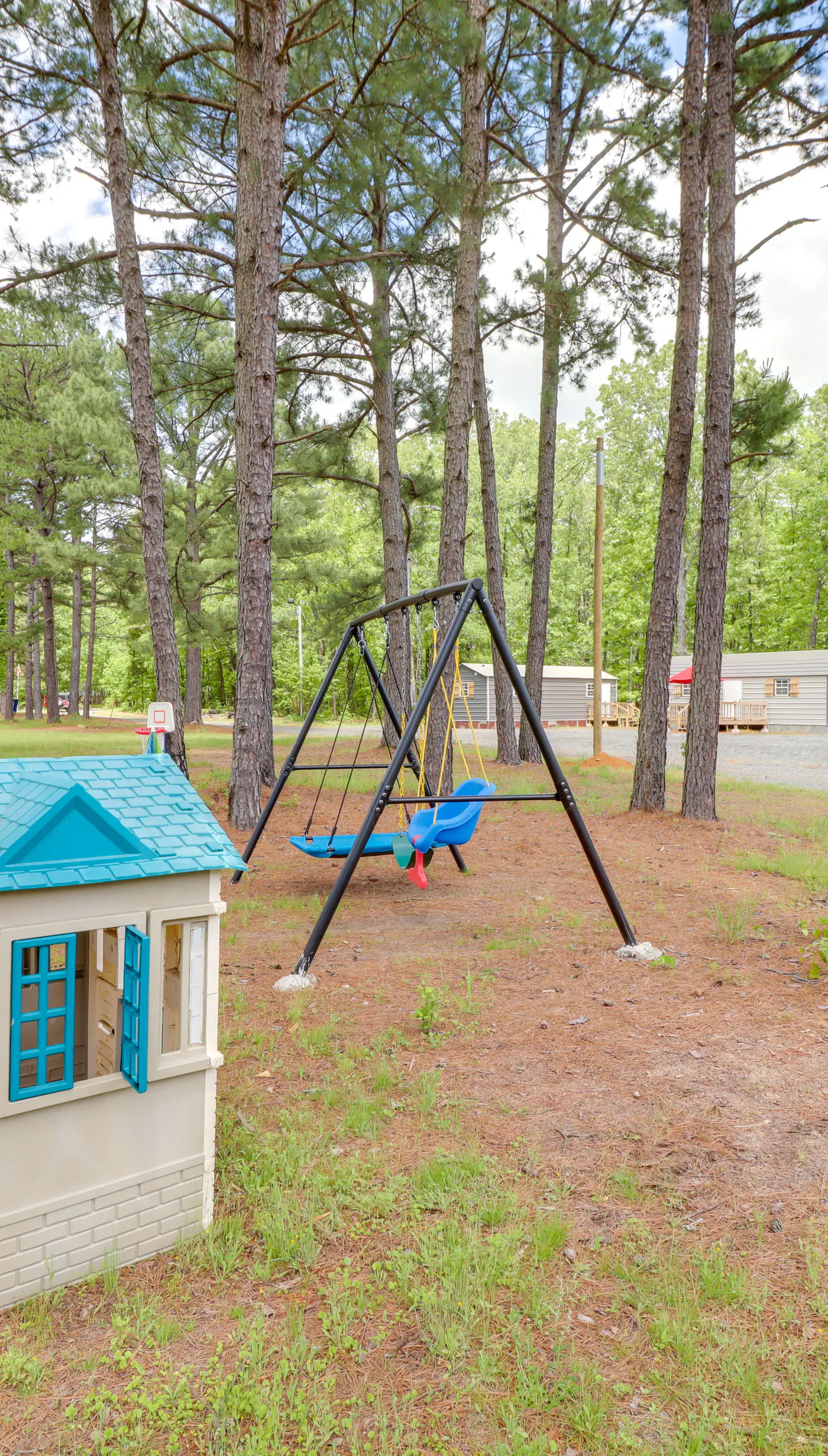 Higden Studio w/ Private Deck < 1 Mi to Lake!
