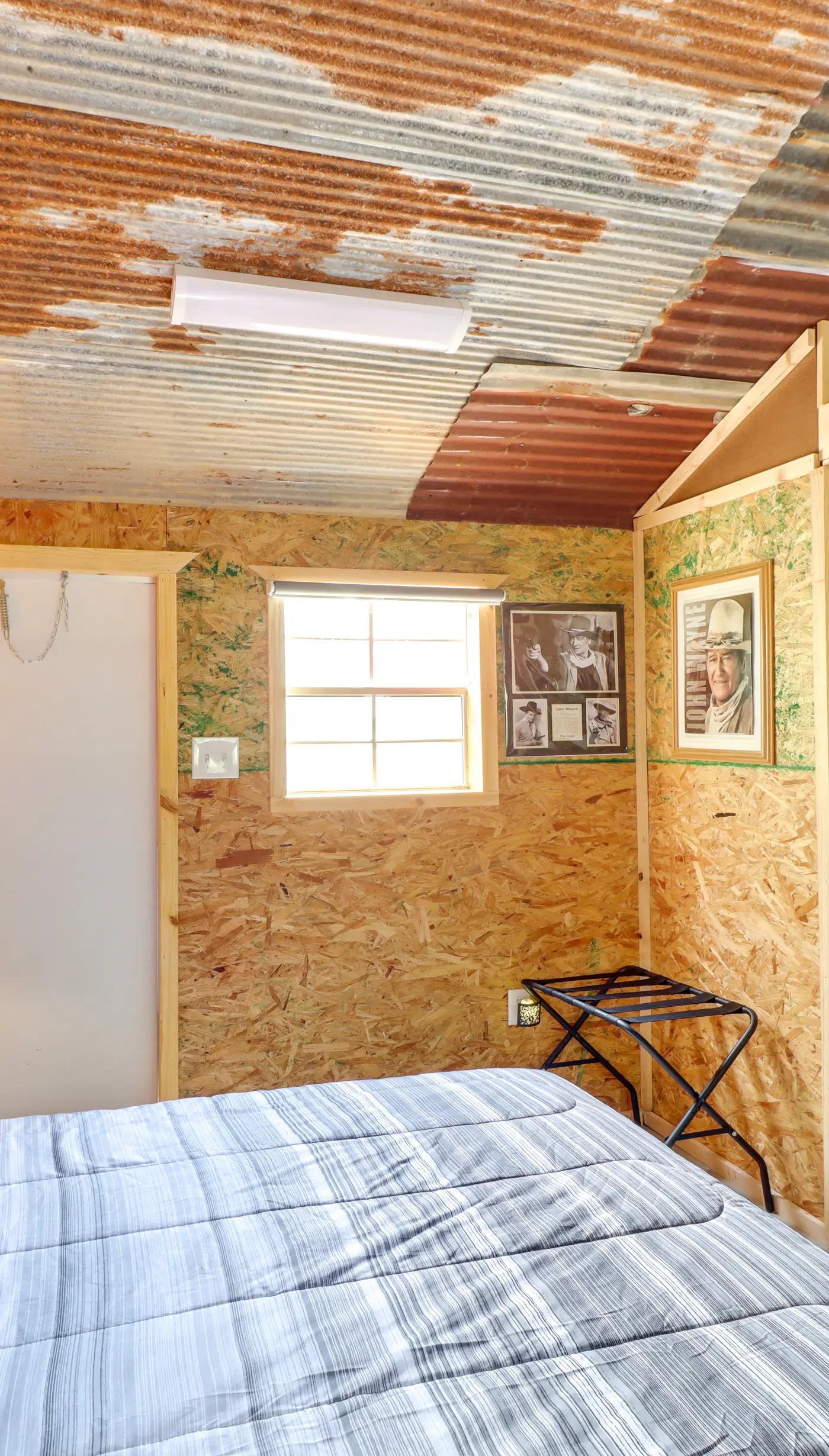Higden Studio w/ Private Deck < 1 Mi to Lake!