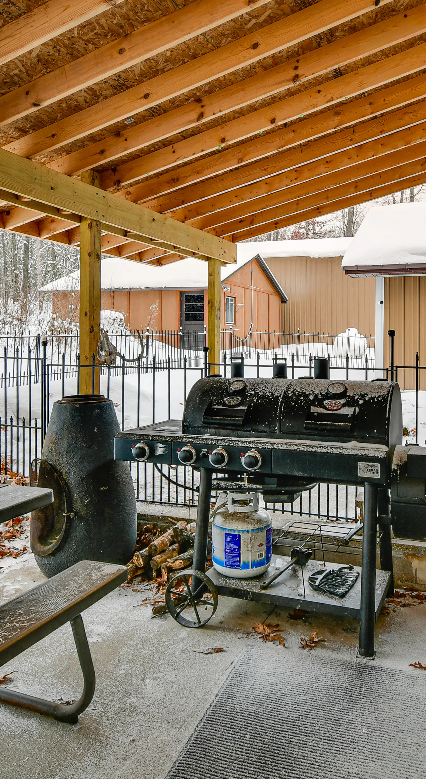 Home Theater & Hot Tub! Home Near Higgins Lake