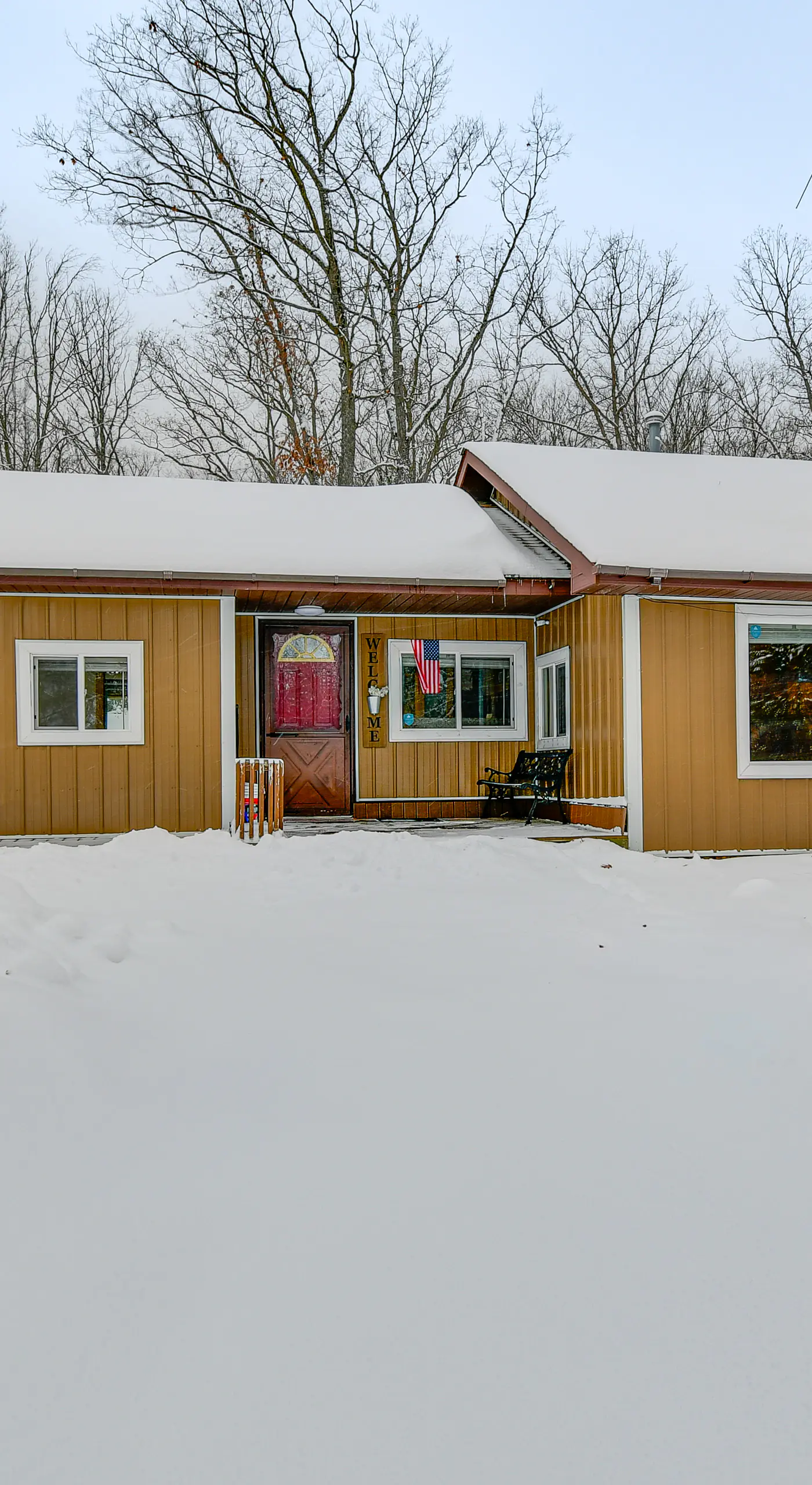Home Theater & Hot Tub! Home Near Higgins Lake