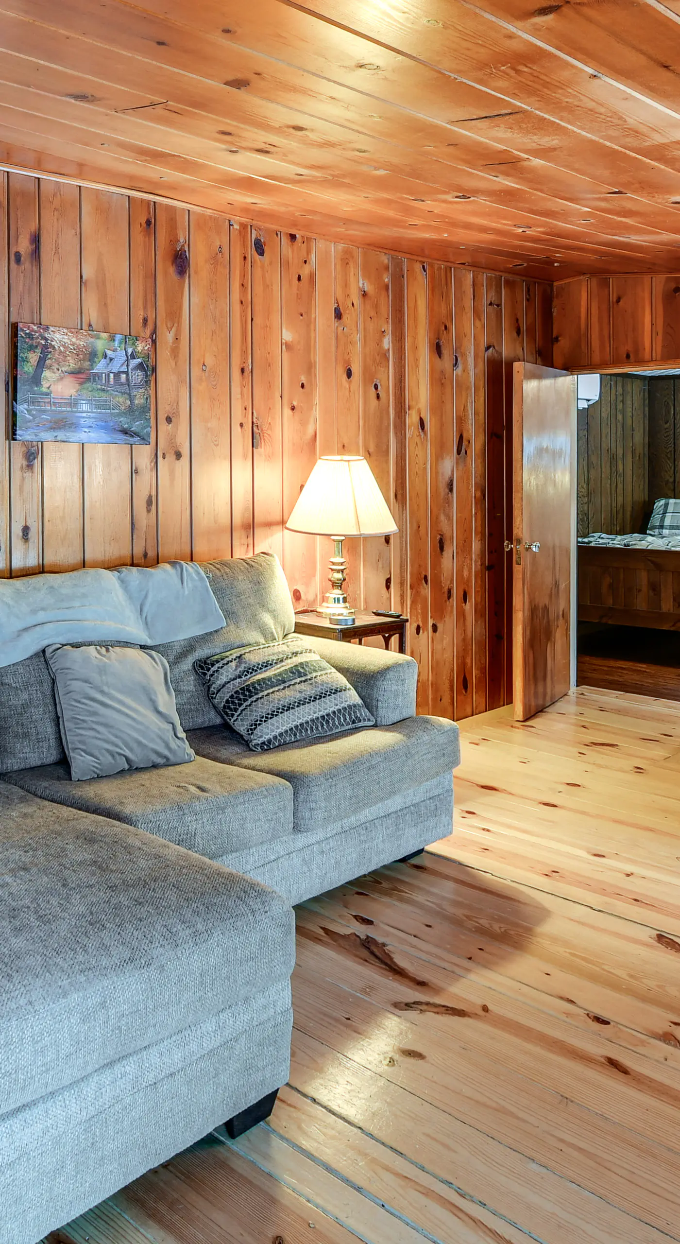 Home Theater & Hot Tub! Home Near Higgins Lake
