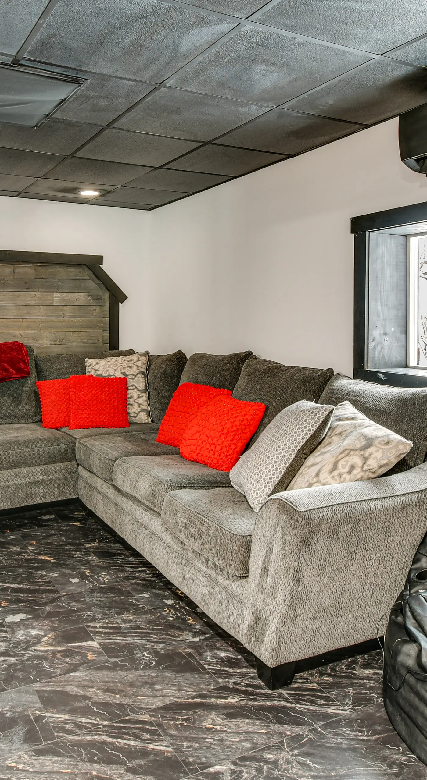 Home Theater & Hot Tub! Home Near Higgins Lake