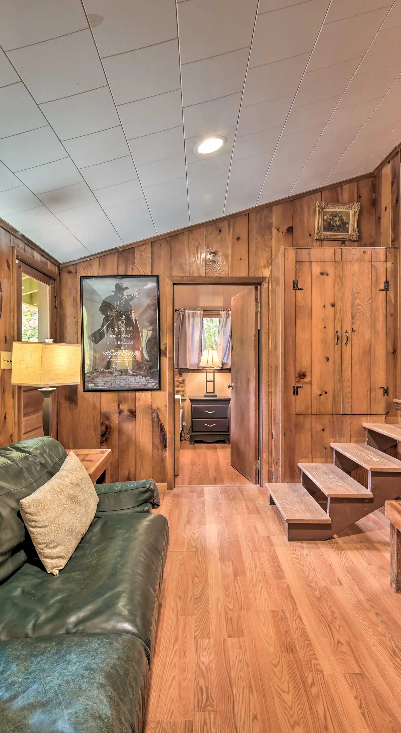 1 Mi to Raystown Lake: 'Wyatt Earp Cabin' w/ Deck!
