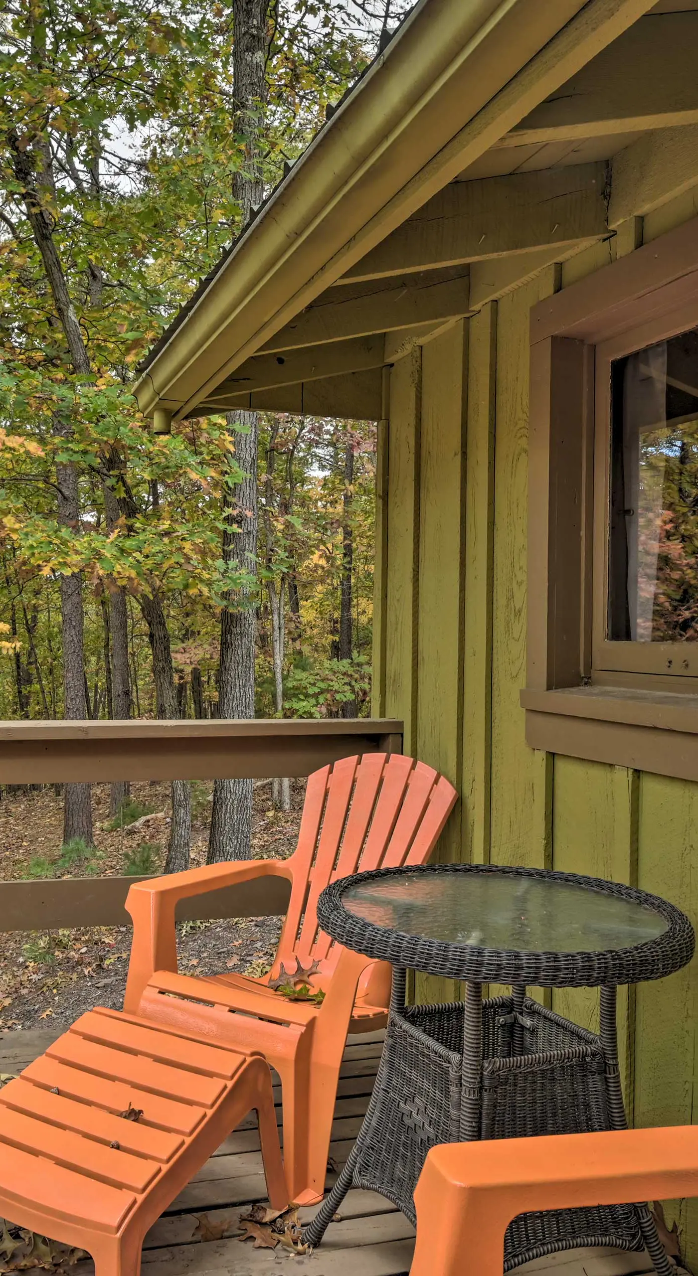 1 Mi to Raystown Lake: 'Wyatt Earp Cabin' w/ Deck!