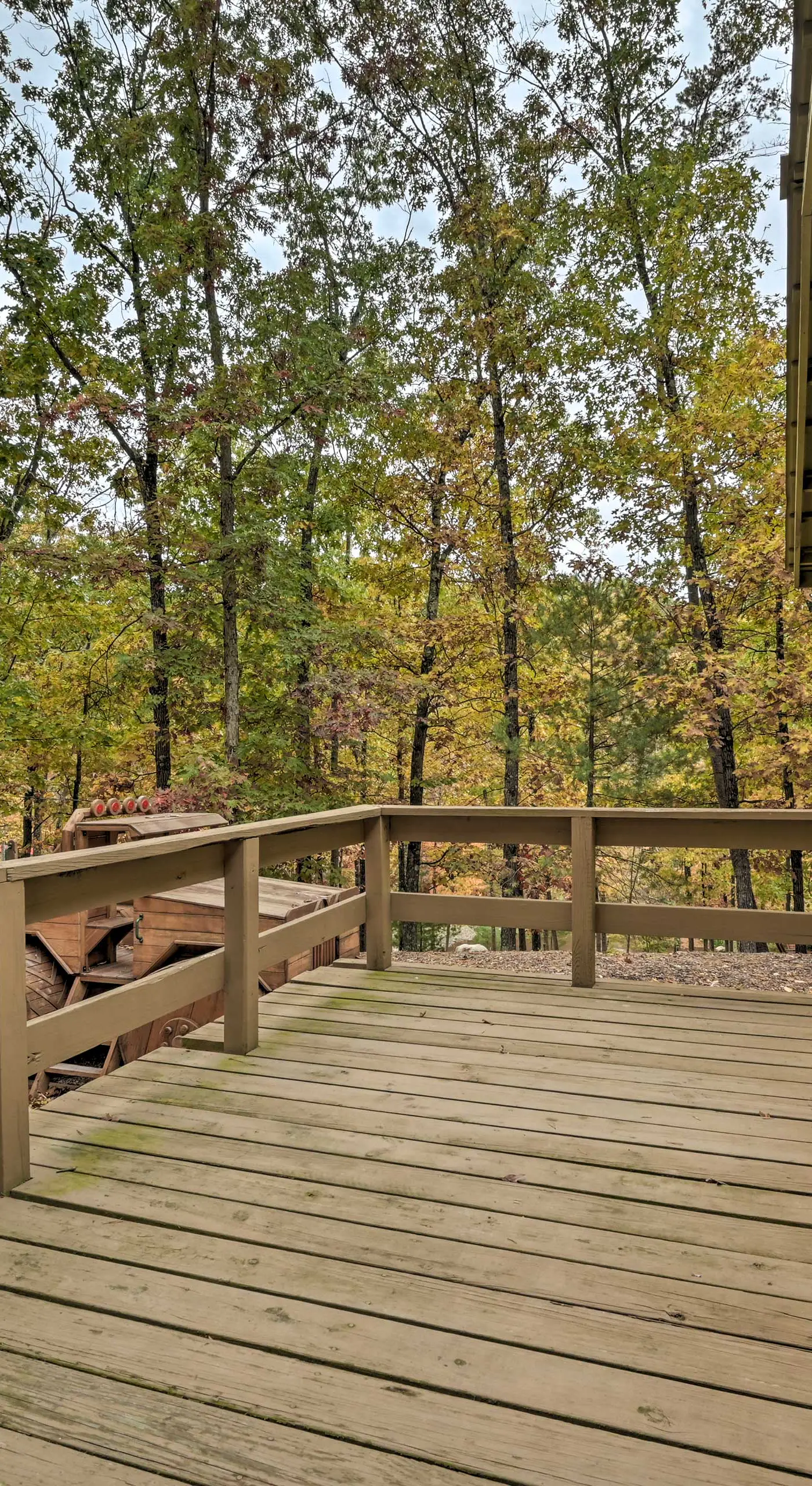 1 Mi to Raystown Lake: 'Wyatt Earp Cabin' w/ Deck!