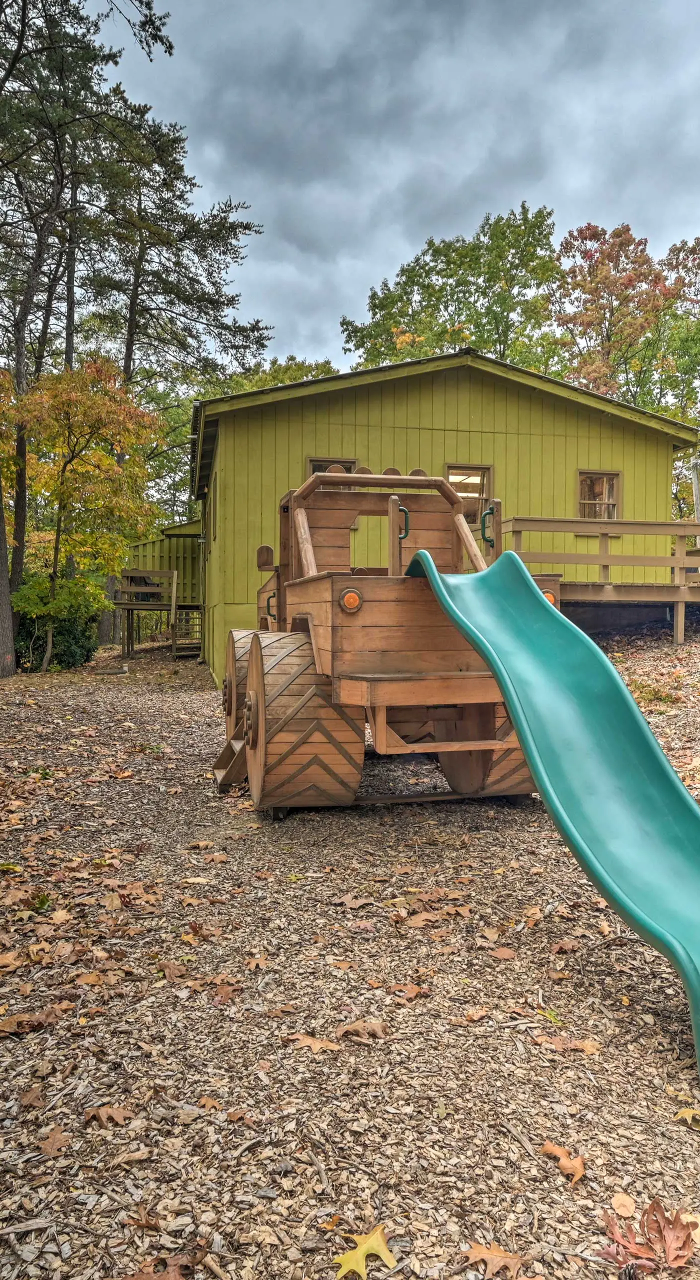 1 Mi to Raystown Lake: 'Wyatt Earp Cabin' w/ Deck!