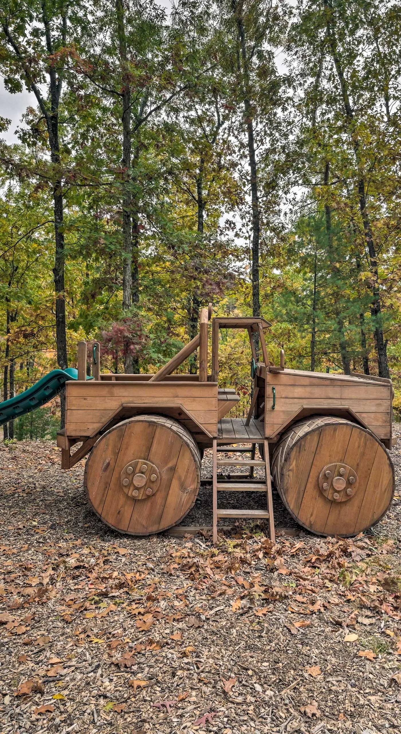 1 Mi to Raystown Lake: 'Wyatt Earp Cabin' w/ Deck!