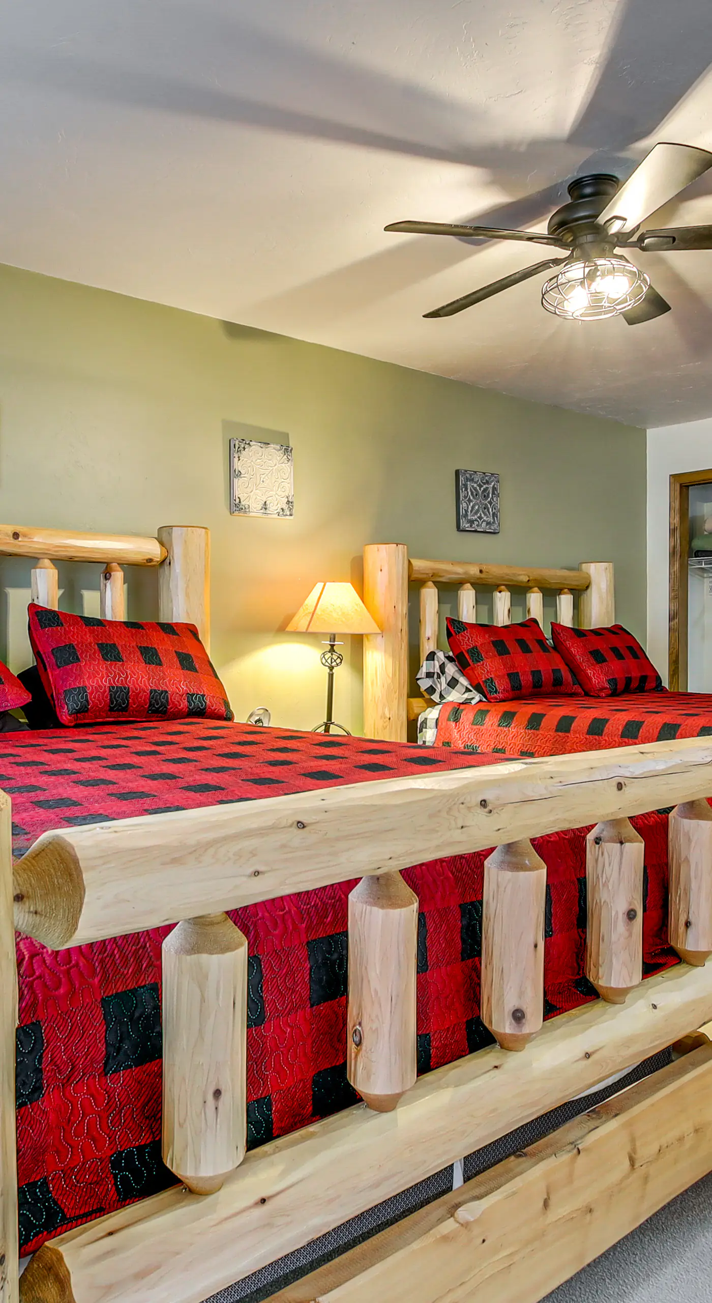 Door County Townhome: Pool Access, 1 Mi to Beach!