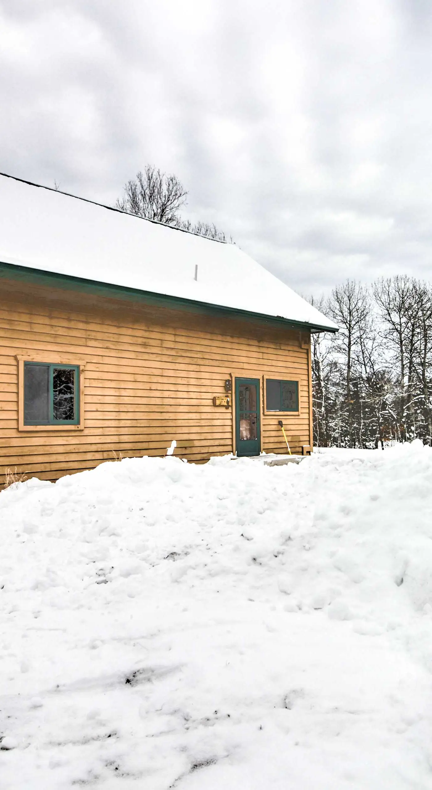 Cabin w/ Fireplace < 1 Mile to Lakes + Golf