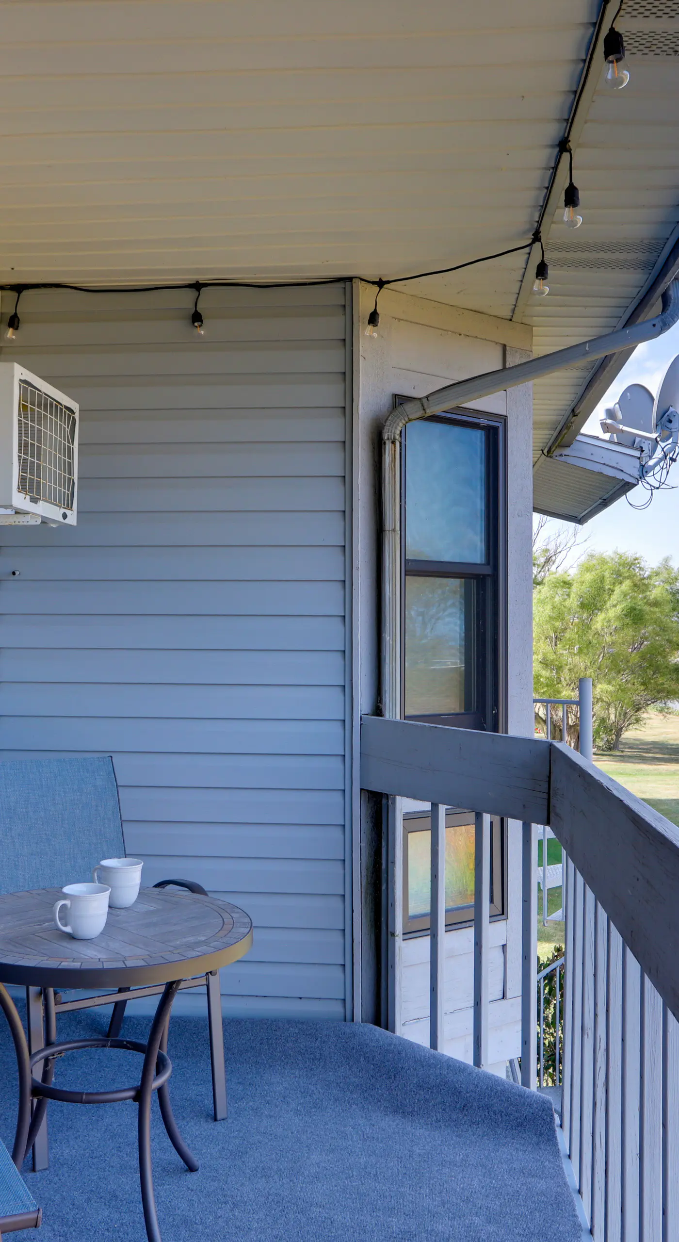 Pet-Friendly Oak Harbor Condo: Walk to Lake!