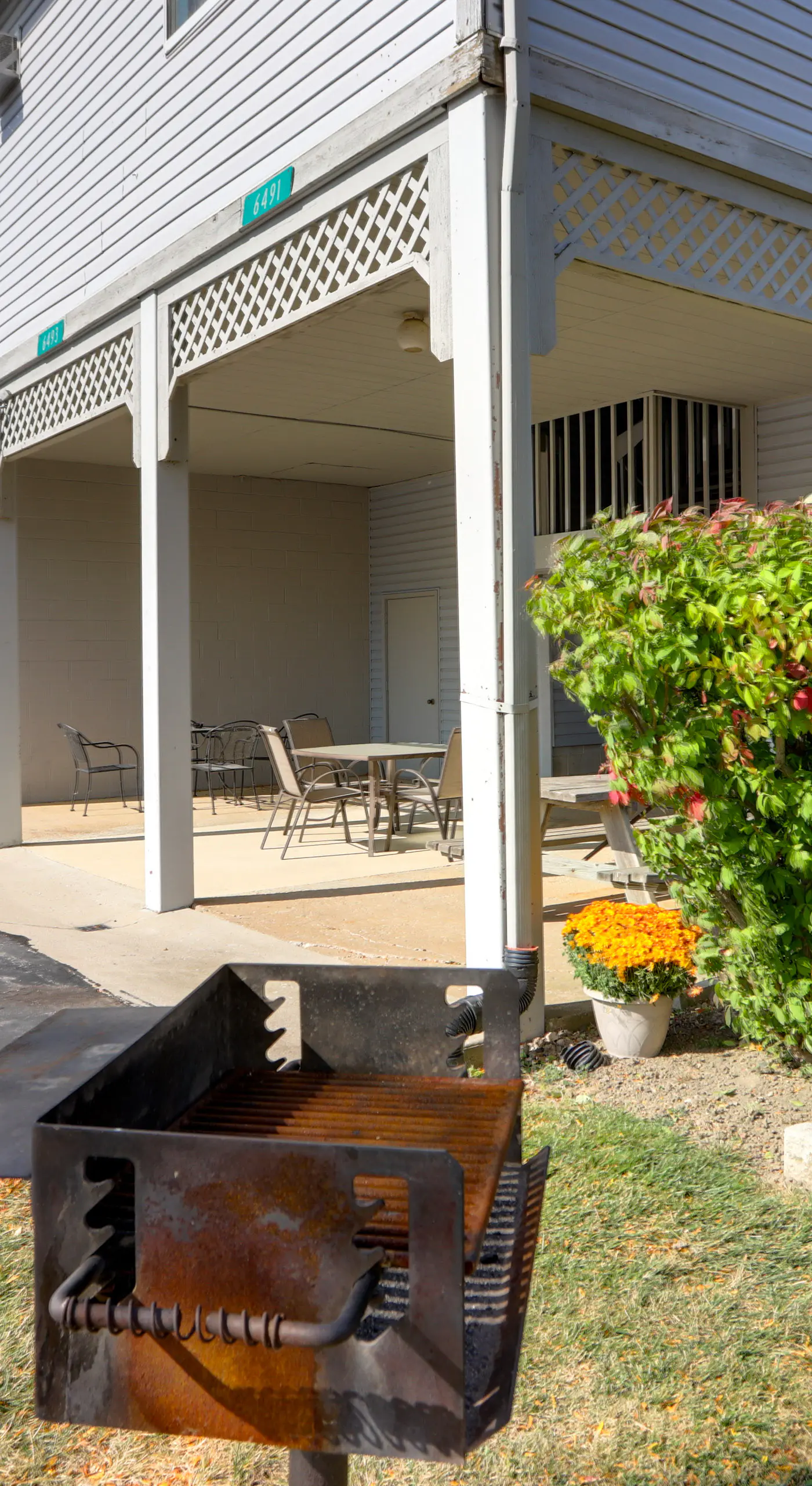 Pet-Friendly Oak Harbor Condo: Walk to Lake!