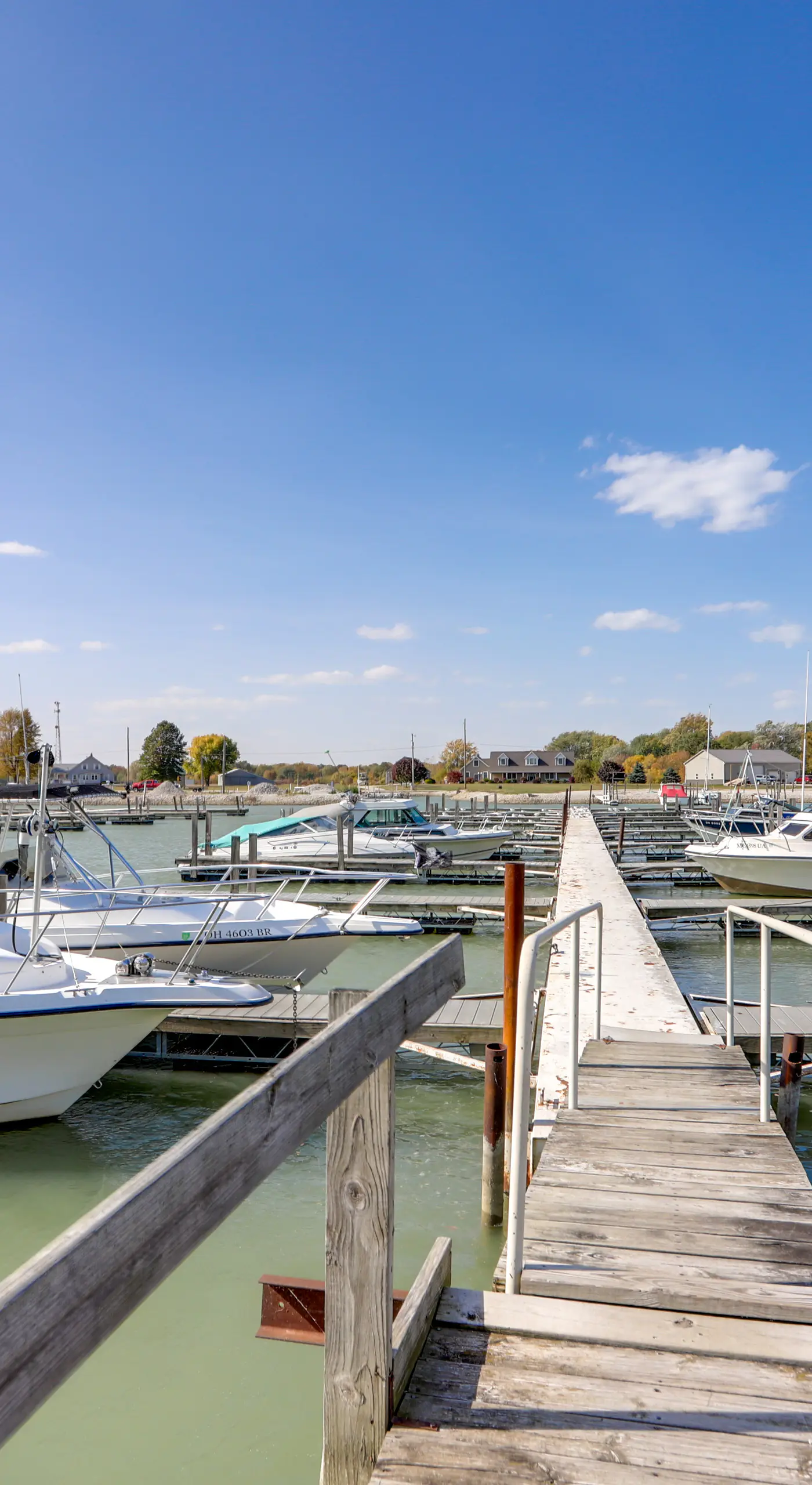 Pet-Friendly Oak Harbor Condo: Walk to Lake!