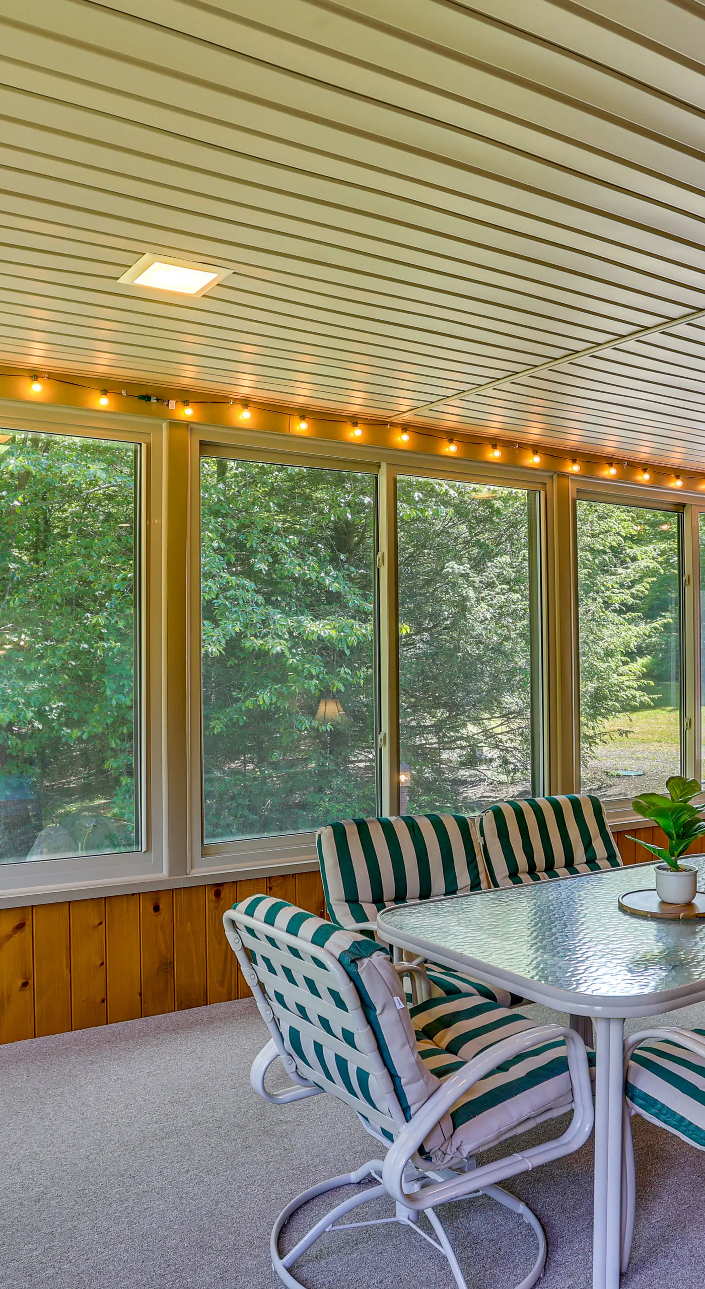 Pennsylvania Cabin Hideaway: Hot Tub & Deck!
