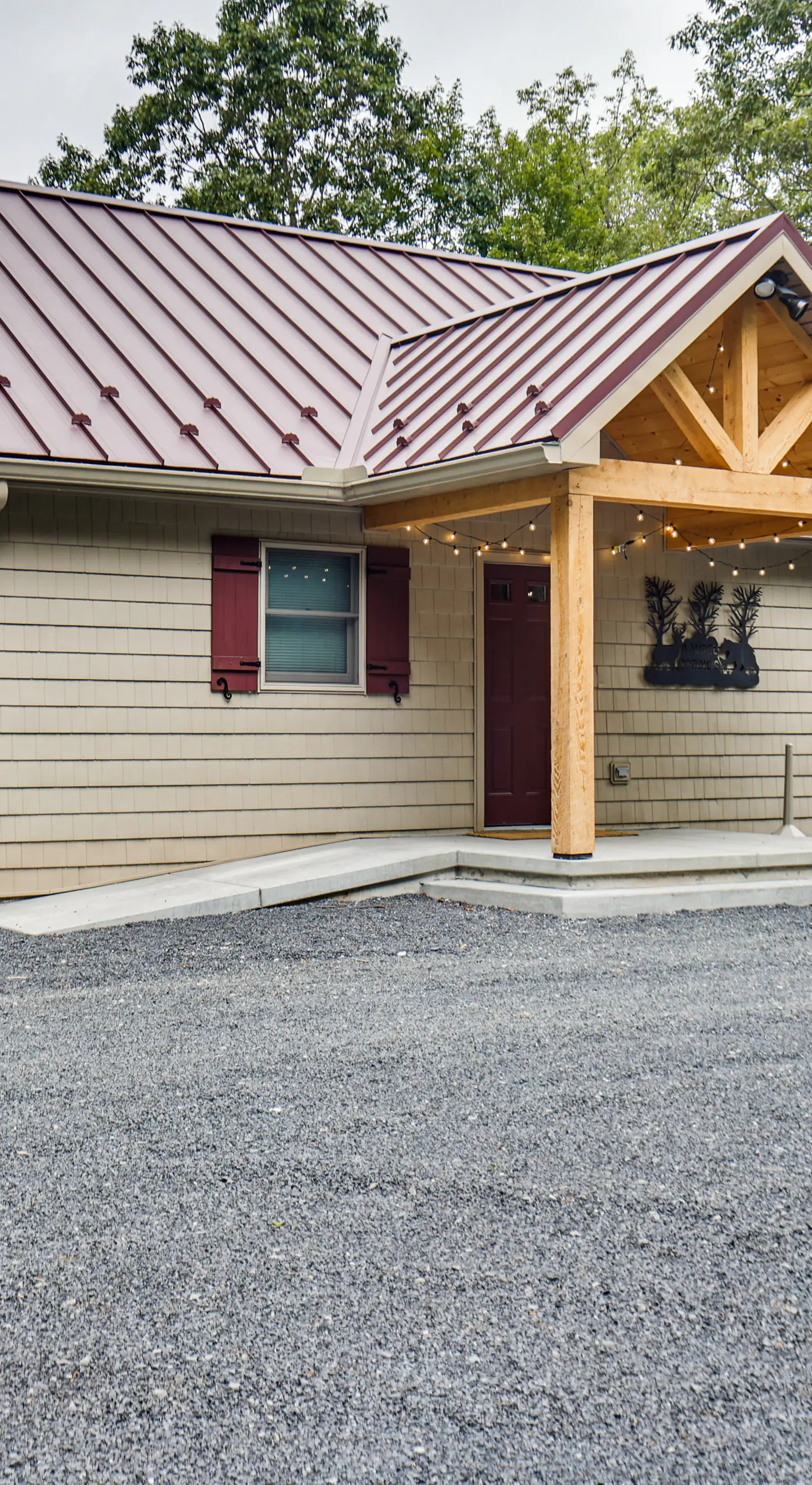 Pennsylvania Cabin Hideaway: Hot Tub & Deck!