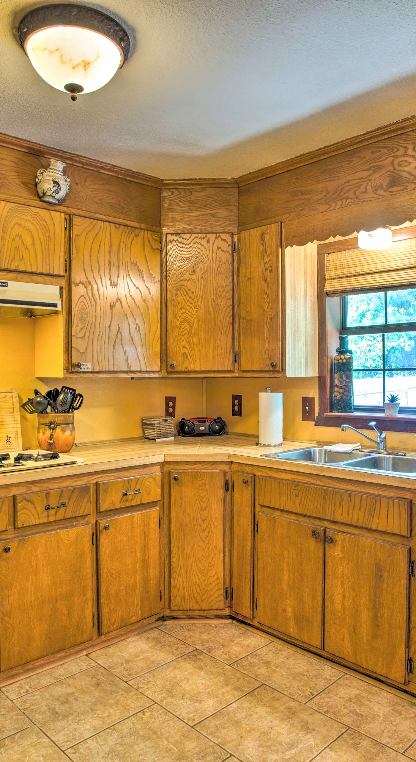 Pet-Friendly Kingston Home w/ Boat Ramp Access!
