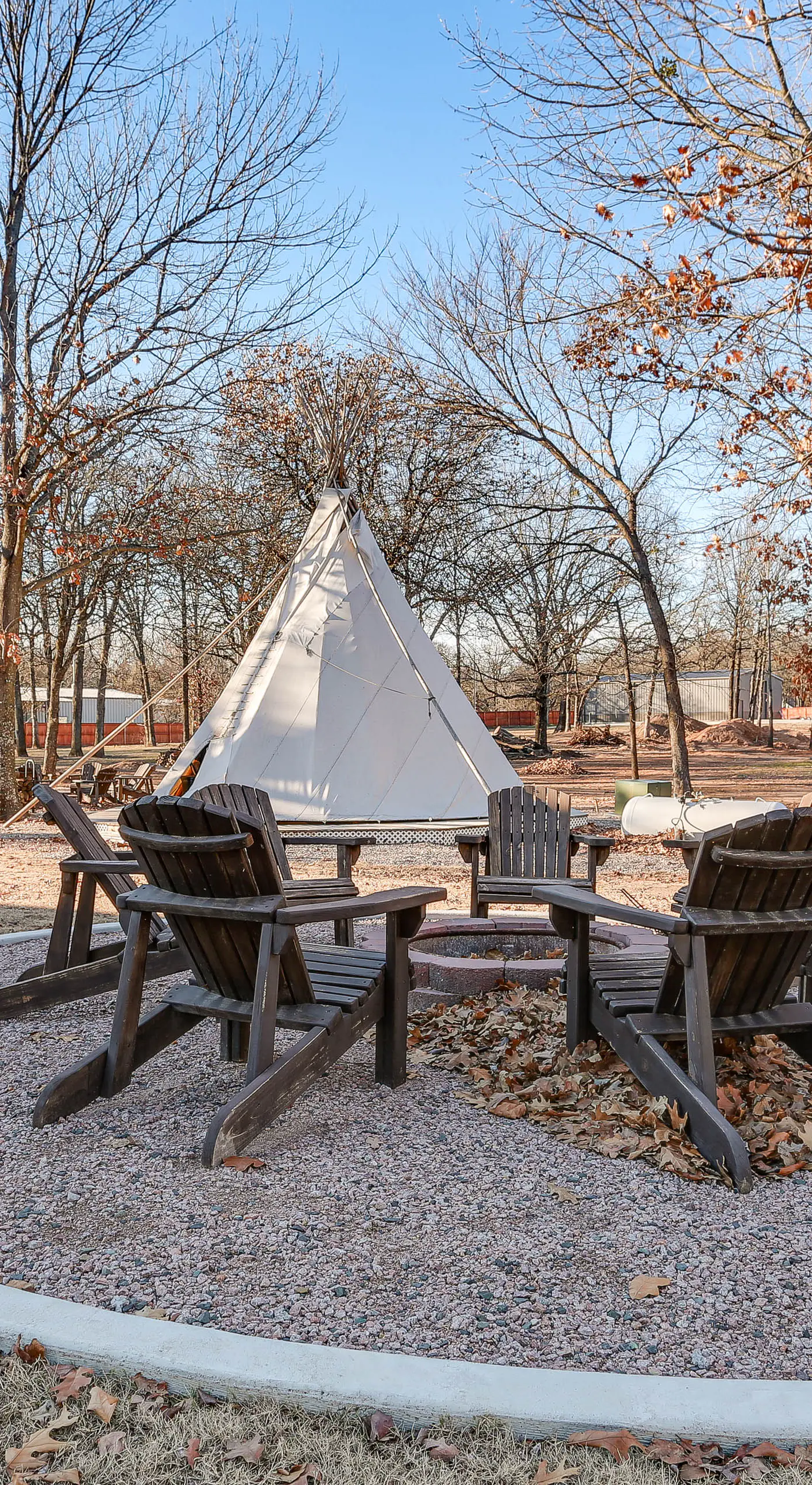 Kingston Home w/ Pickleball: Steps to Lake Texoma!