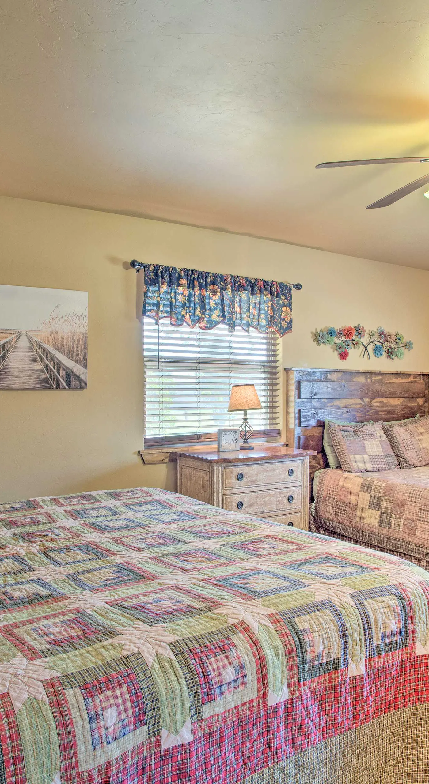 Kingston Home w/ Pickleball: Steps to Lake Texoma!