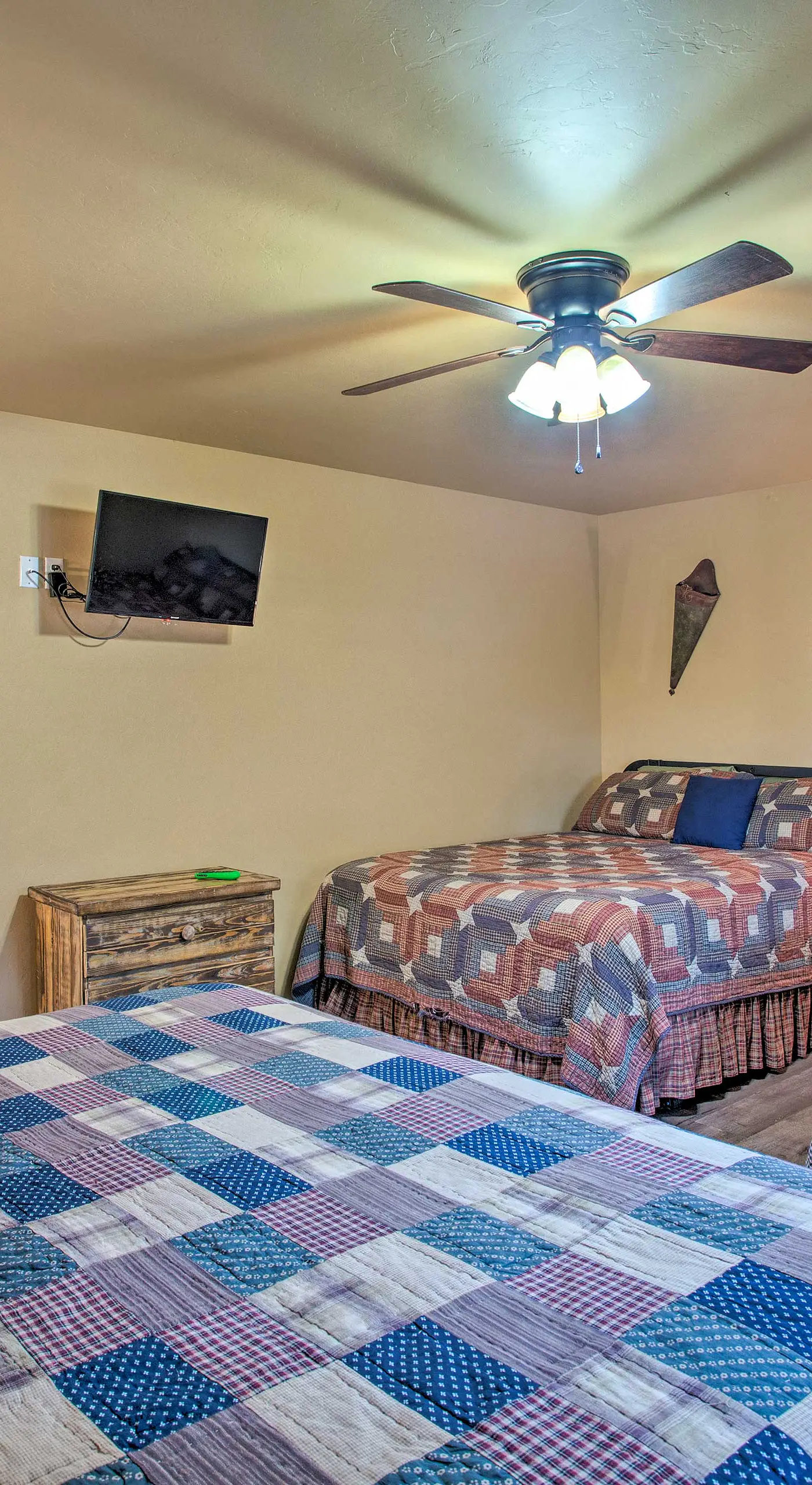 Kingston Home w/ Pickleball: Steps to Lake Texoma!