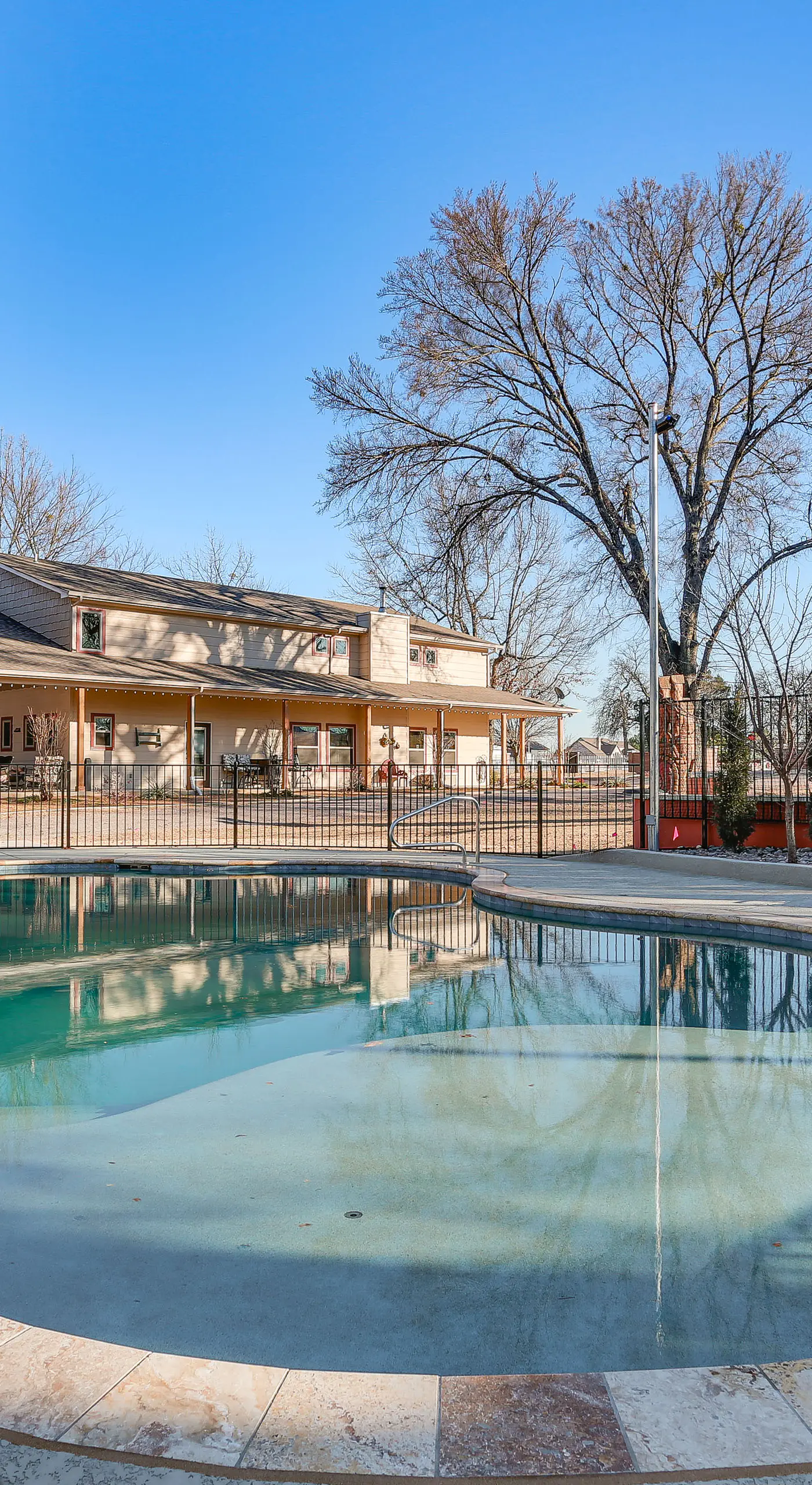 Kingston Home w/ Pickleball: Steps to Lake Texoma!