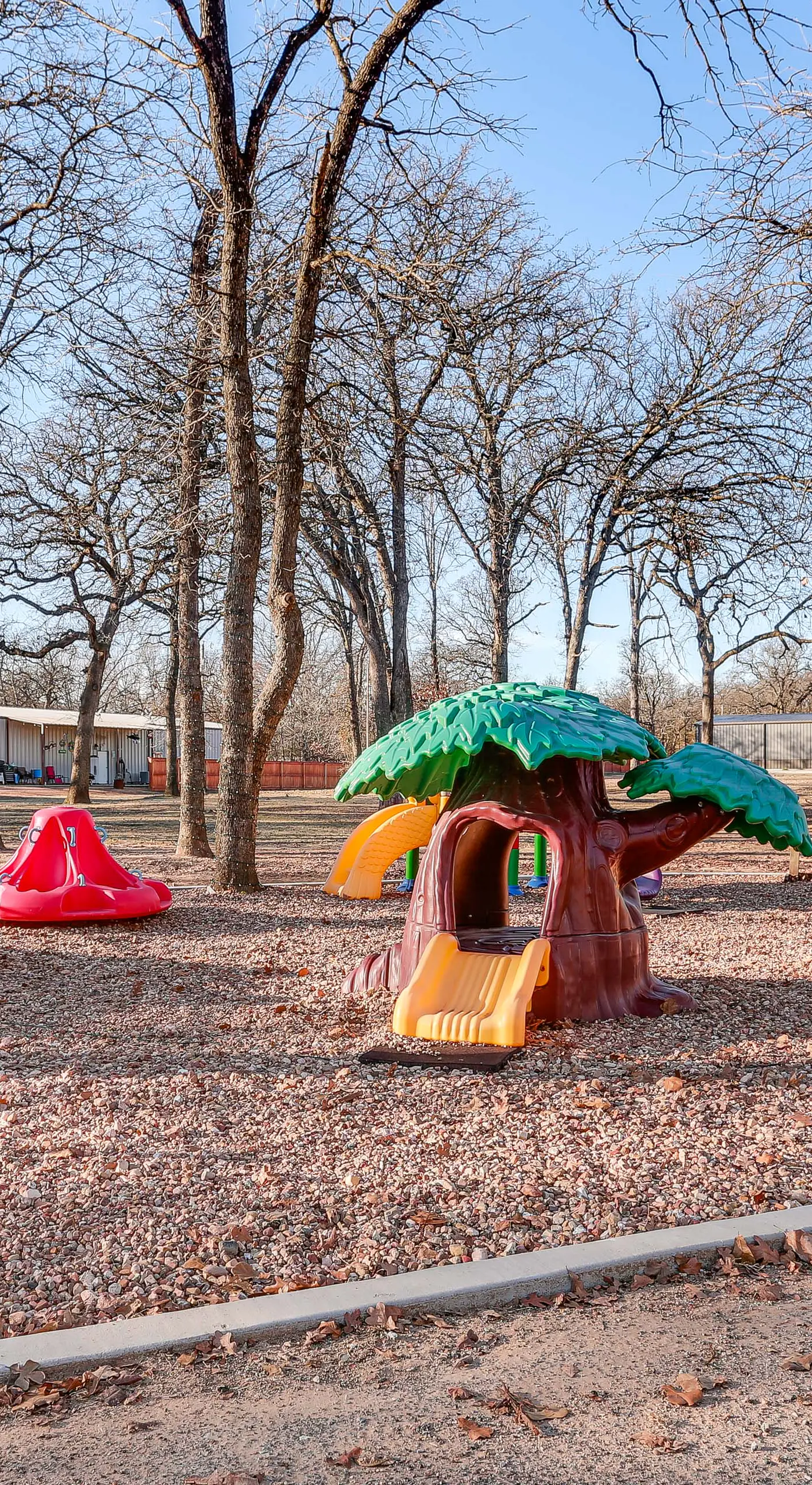 Kingston Home w/ Pickleball: Steps to Lake Texoma!