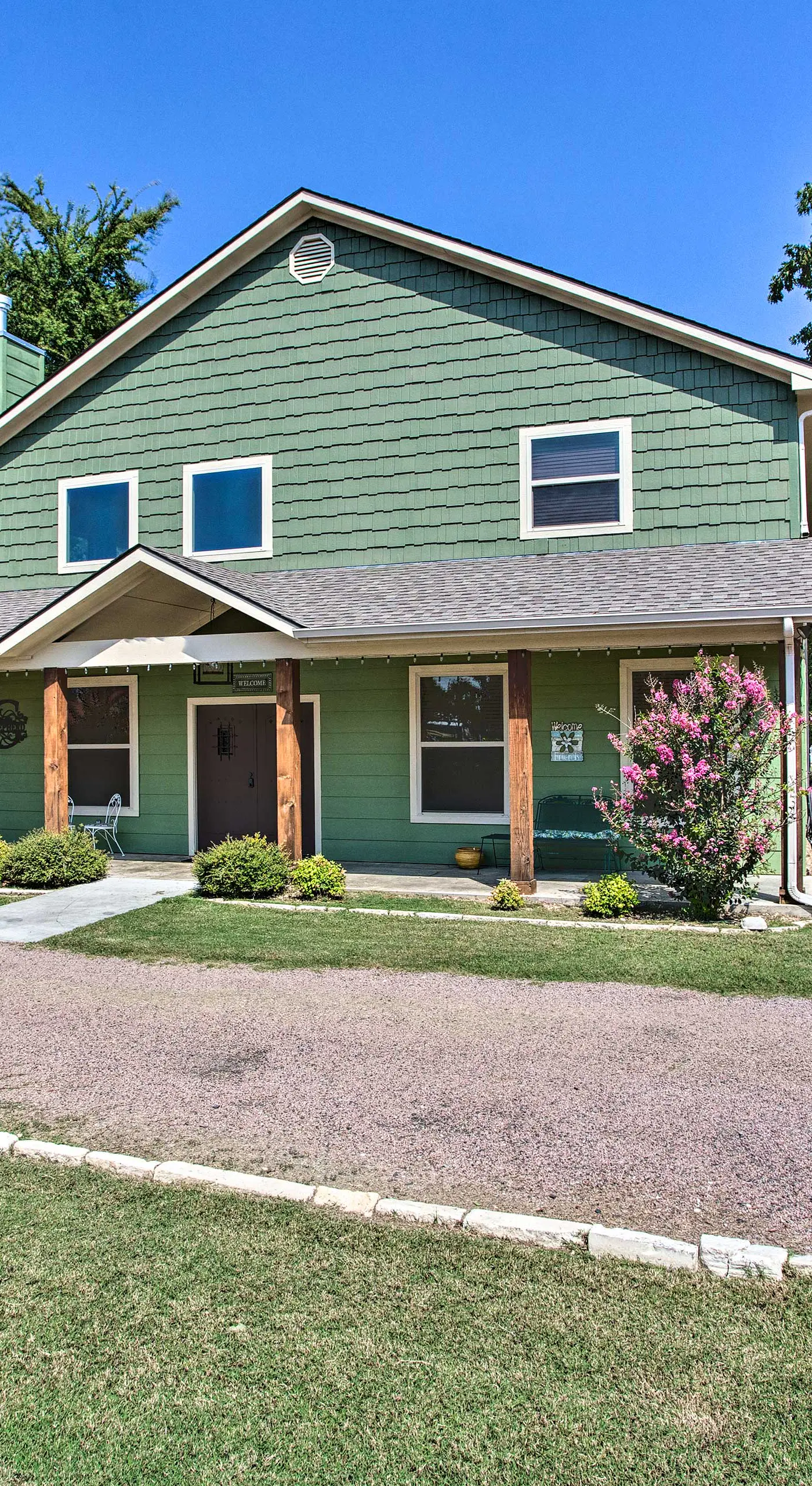 Kingston Home w/ Pickleball: Steps to Lake Texoma!