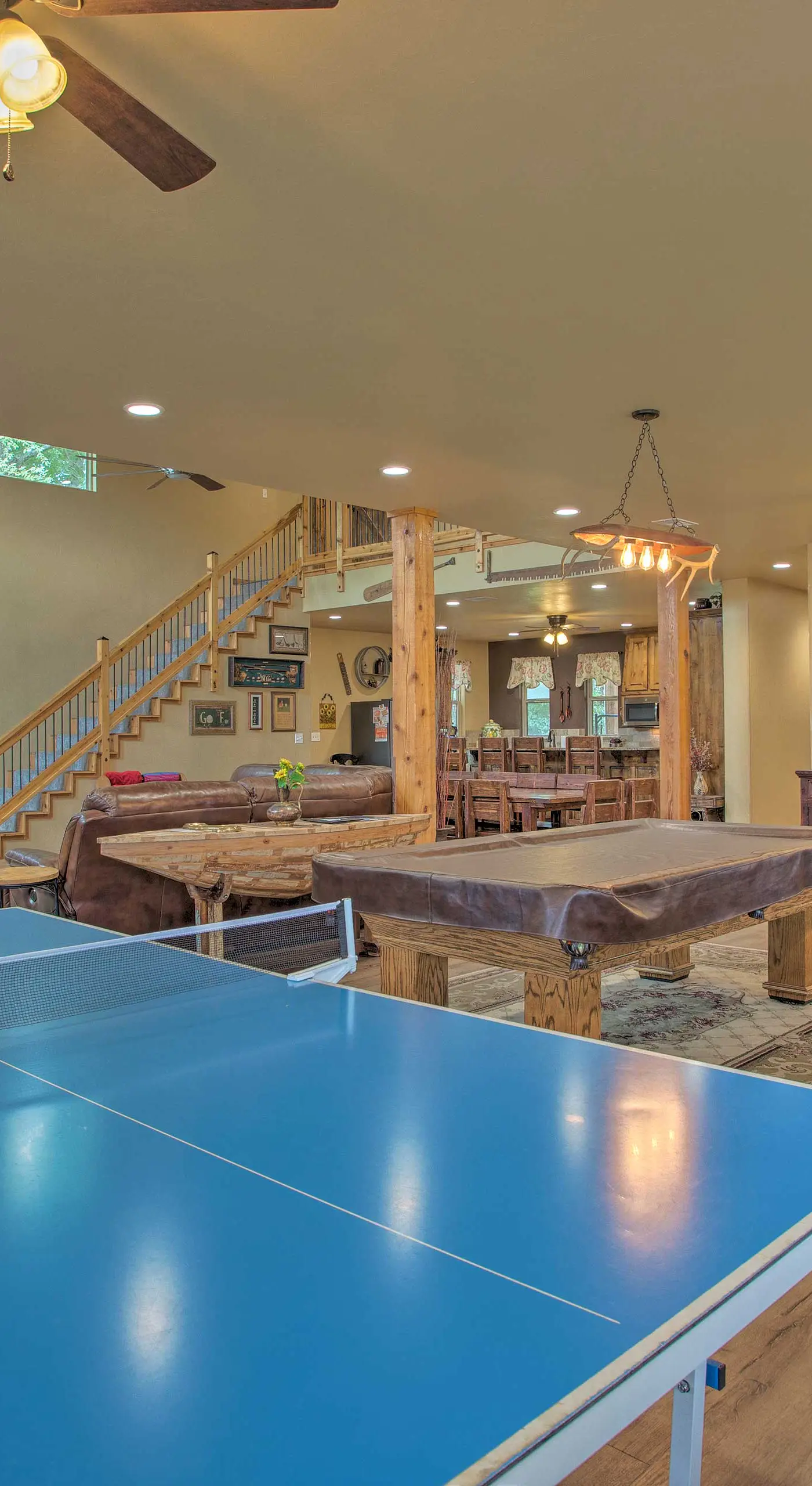 Kingston Home w/ Pickleball: Steps to Lake Texoma!