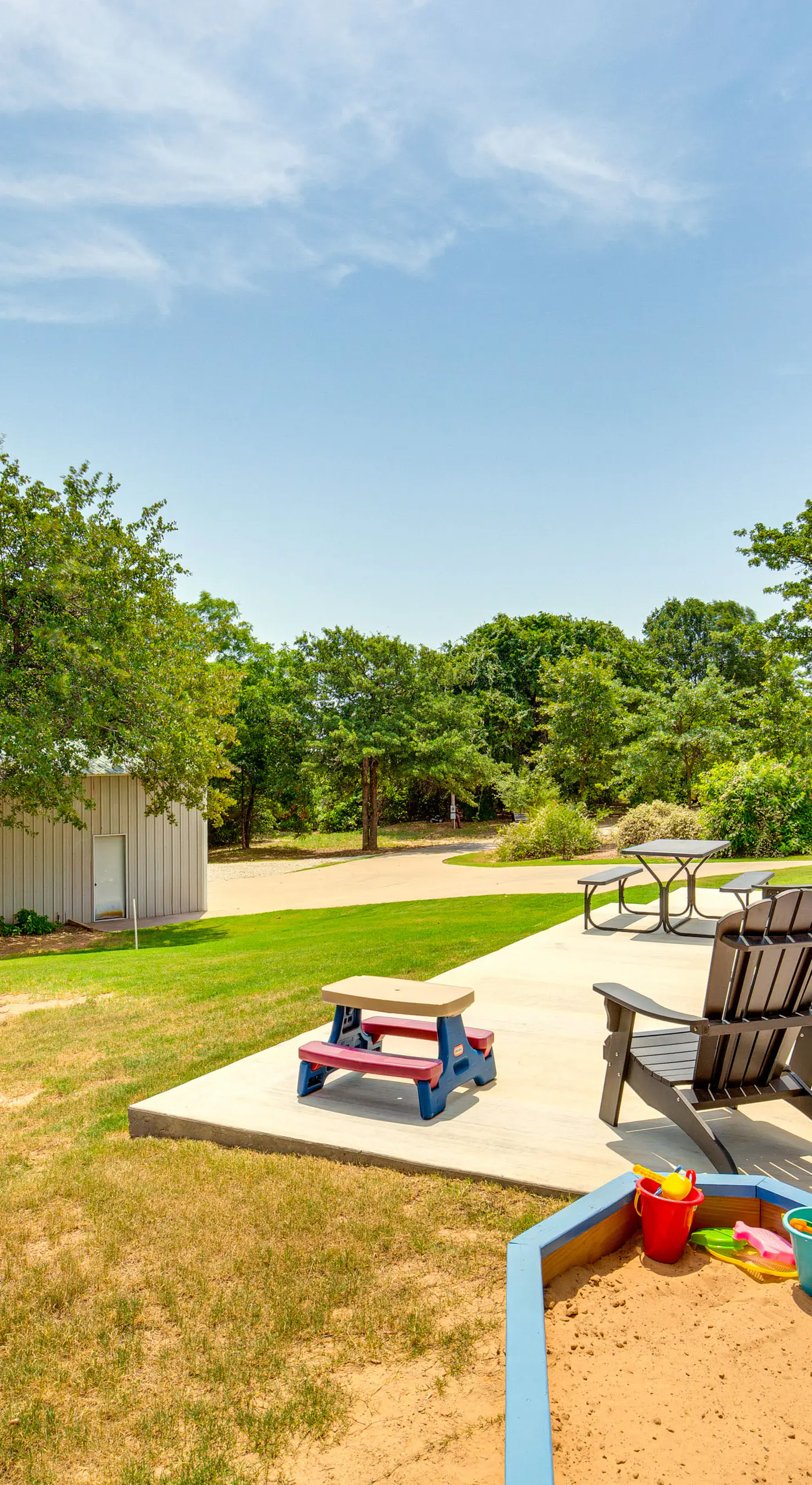 1/2 Mi to Lake Texoma: Home w/ Fire Pit & Grill!